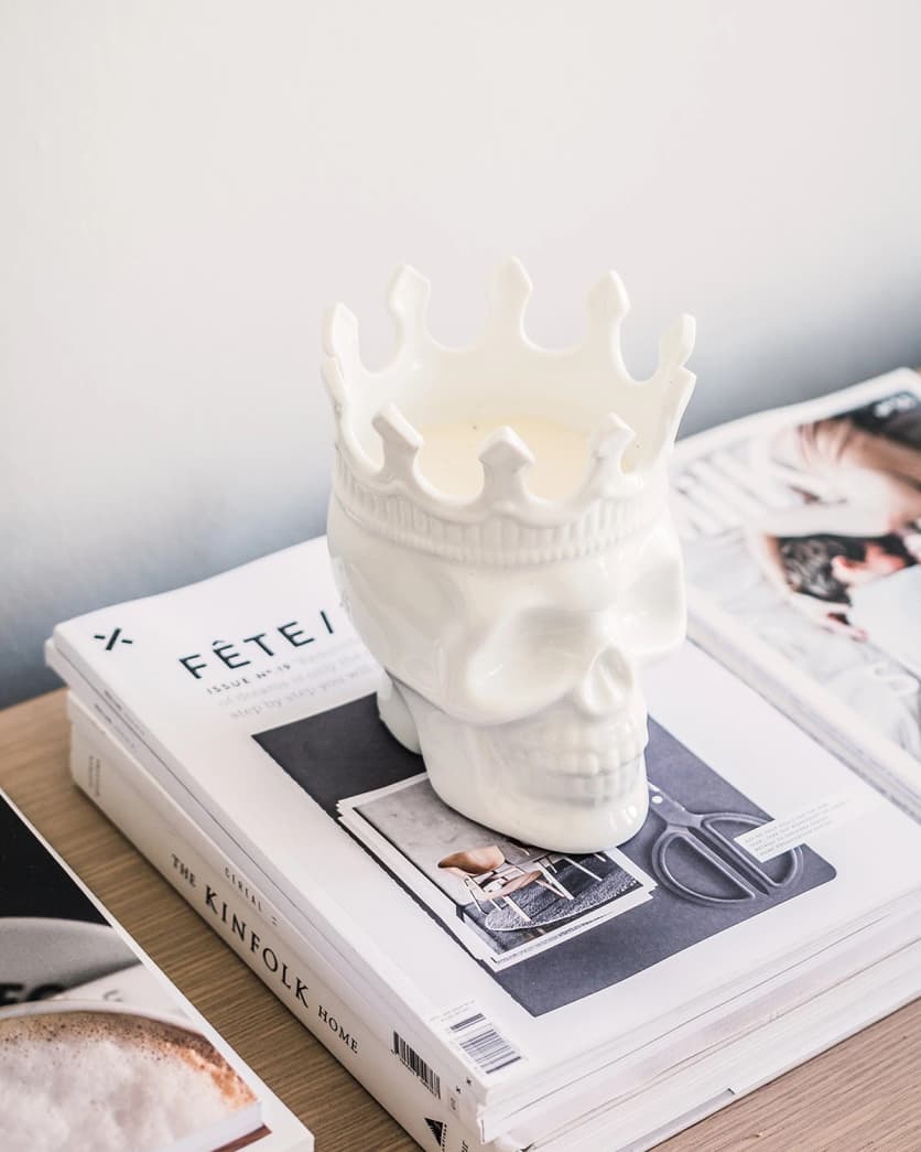 White Louise Skull Candle, 23.3 oz. - Rose de Vents Scent