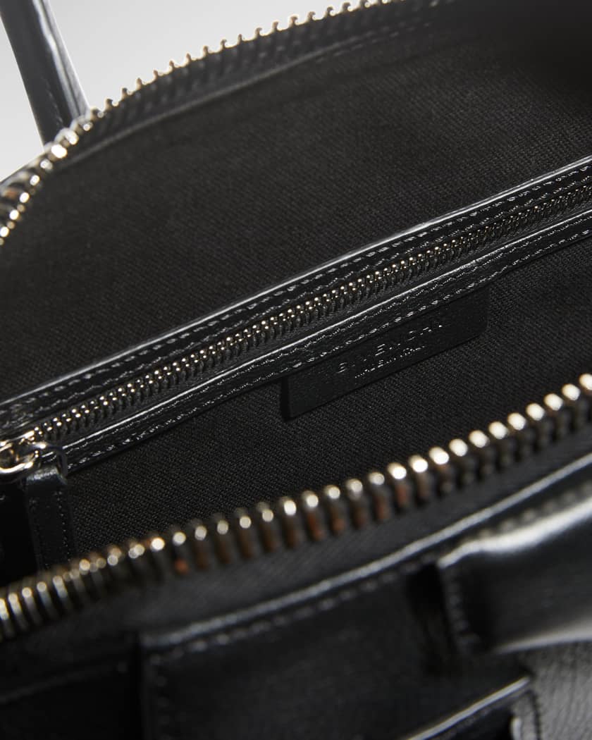 Givenchy - Antigona Small Leather Bag - Womens - Black for Women