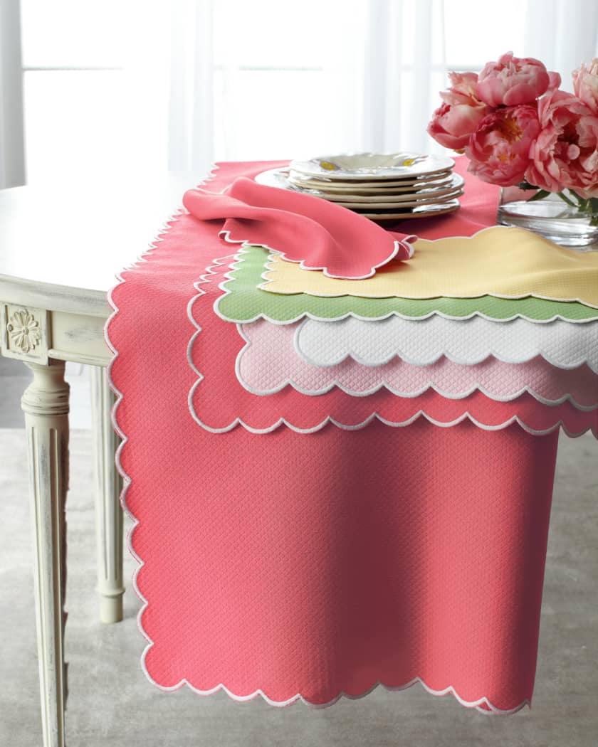Savannah Gardens Tablecloth, 70" Round