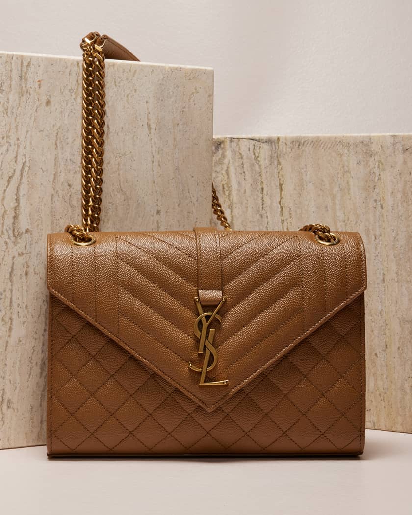 MEDIUM ENVELOPE IN QUILTED GRAIN DE POUDRE LEATHER