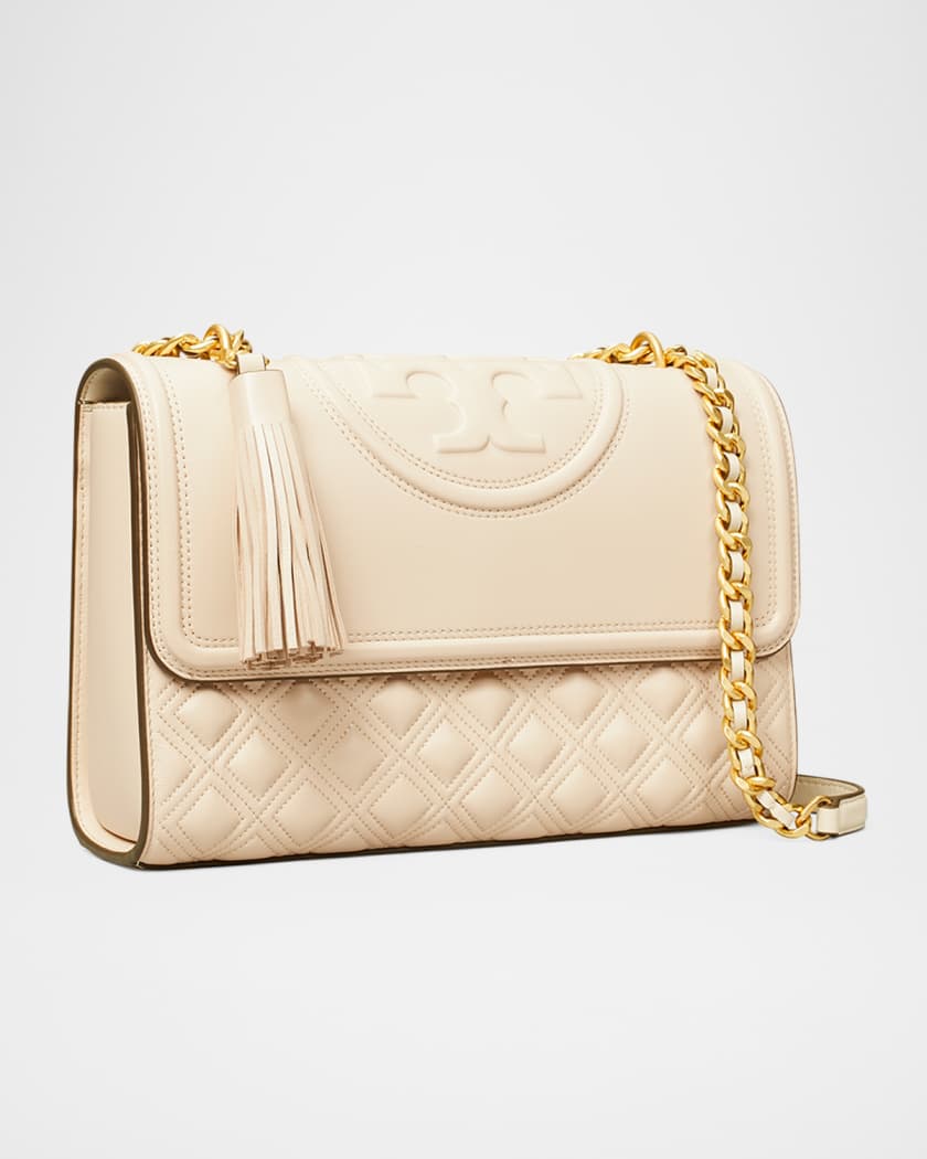 SUPER QUICK VID! TORY BURCH KIRA CHEVRON CONVERTIBLE SHOULDER BAG - WHAT  FITS & REVIEW 