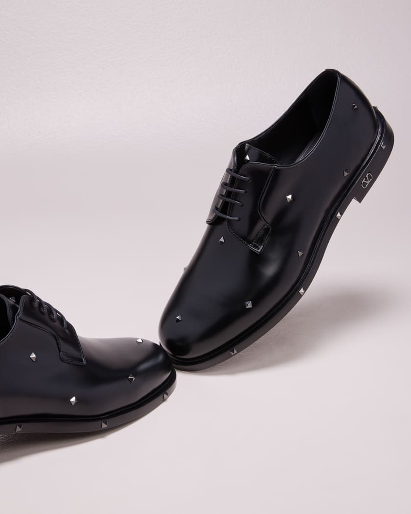 Mægtig arkiv sidde Valentino Garavani Men's Aristopunk Micro Stud Leather Derby Shoes | Neiman  Marcus