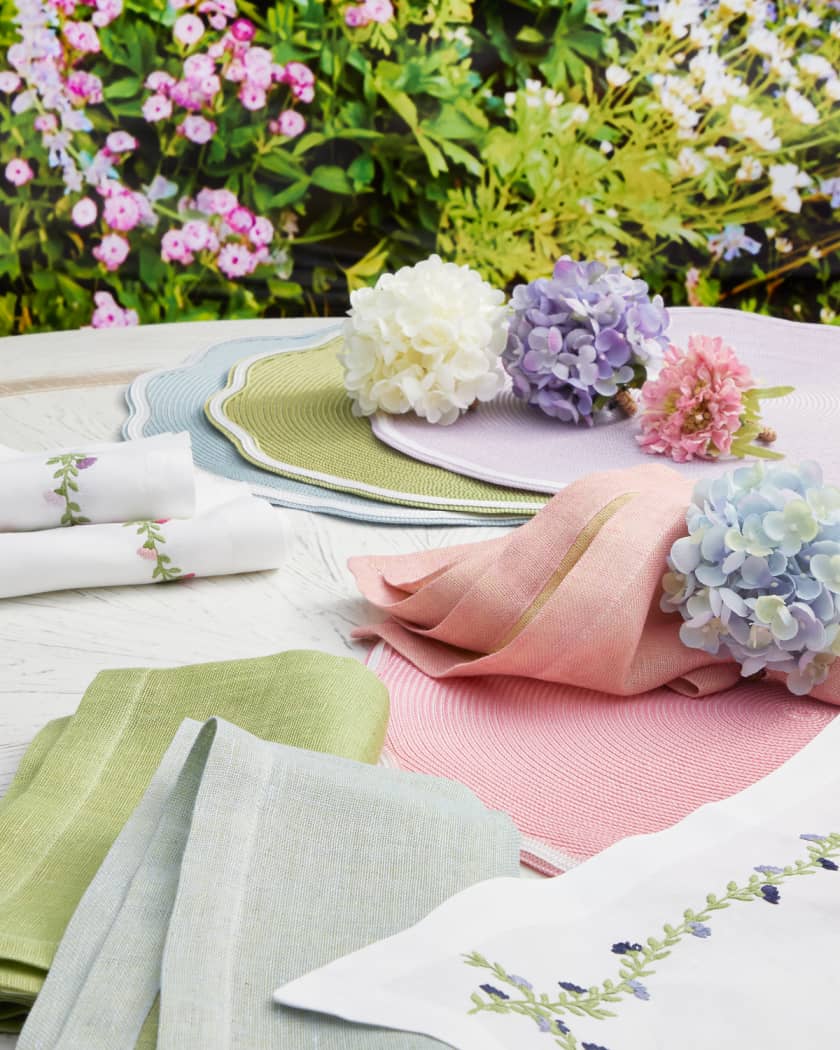 Piped Round Scallop Placemats