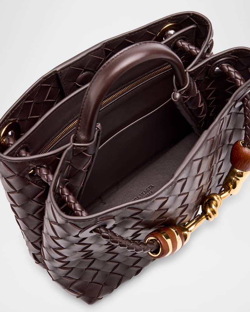 【BOTTEGA VENETA】最新作★ANDIAMO トップハンドルバッグ Bottega Veneta Andiamo Small Leather Top-handle Bag | Neiman