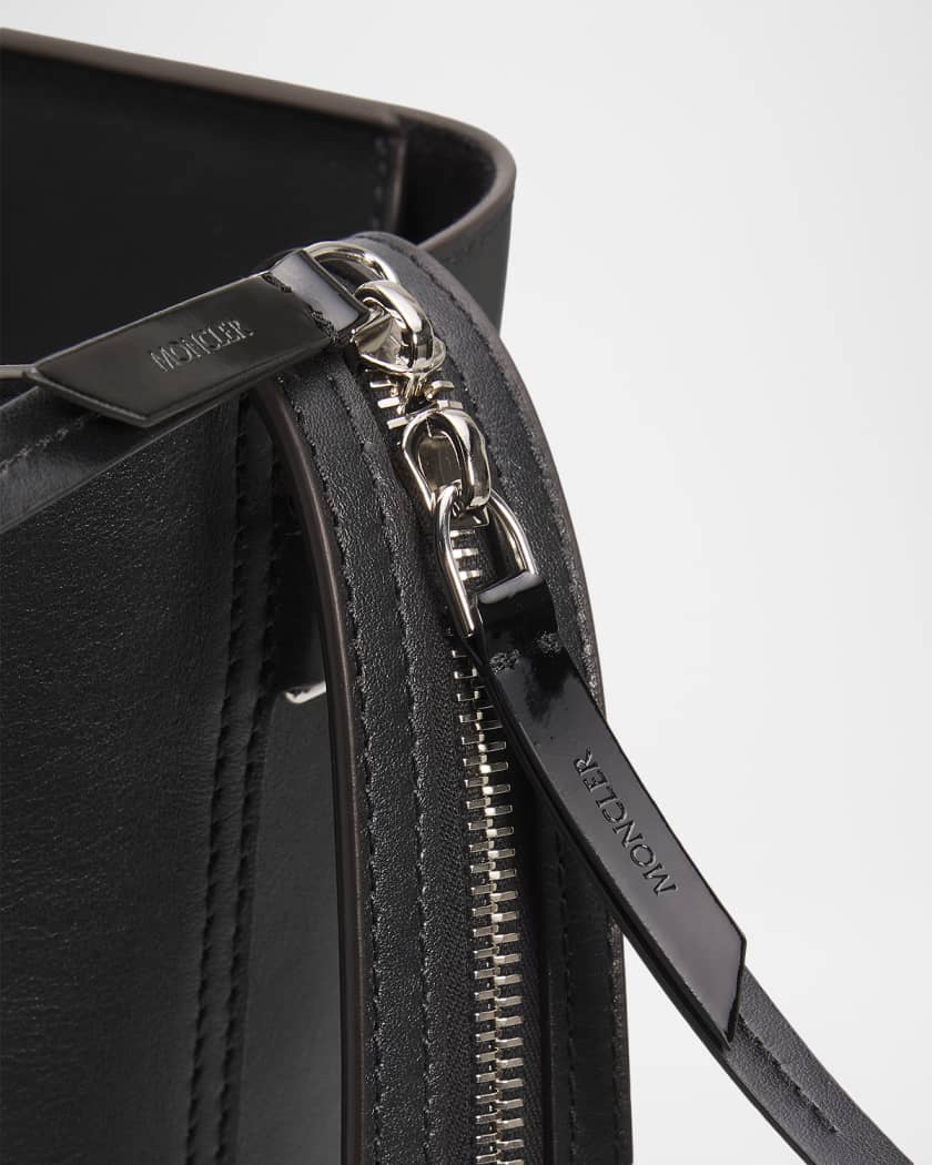 BROOKS MACNEIL ブラック グレインレザー 7 1/2 E 袋付き Moncler x EE72 by Edward Enninful EE Leather Tote | Neiman Marcus