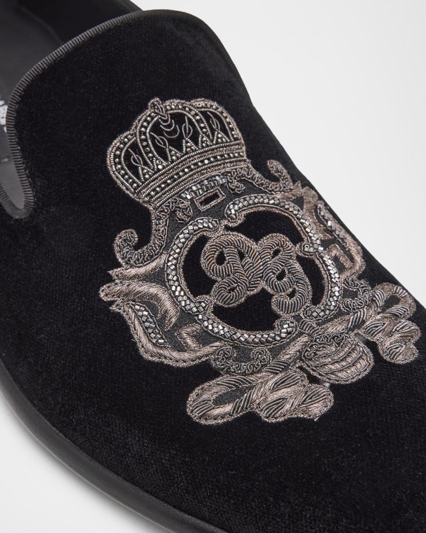 Dolce&Gabbana Men\'s DG Logo Coat of Arms Embroidered
Espadrilles Canvas espadrilles with coat of arms embroidery in BLACK for  main image 4