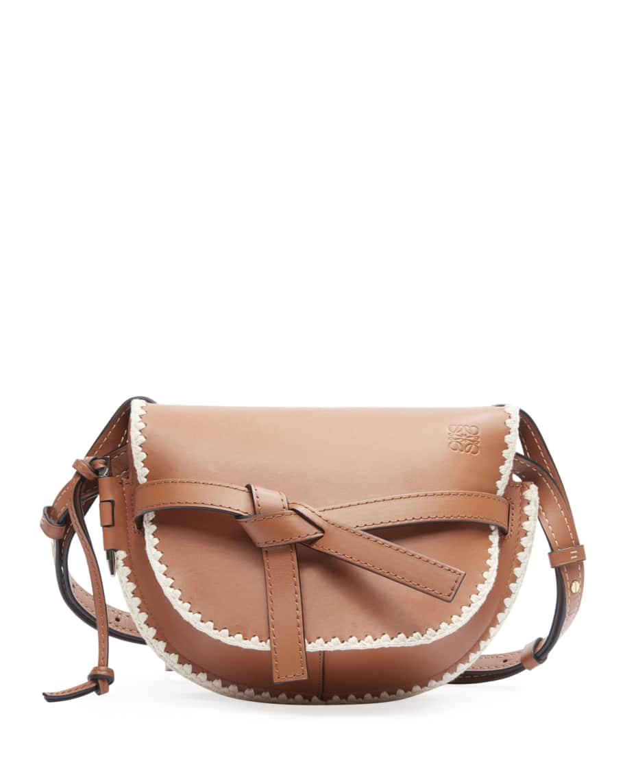 shay shoulder bag in signature canvas