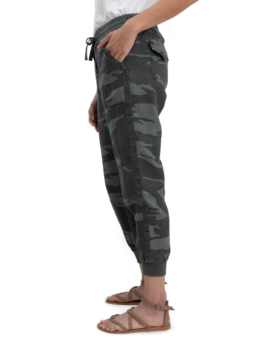 splendid lakeside jogger