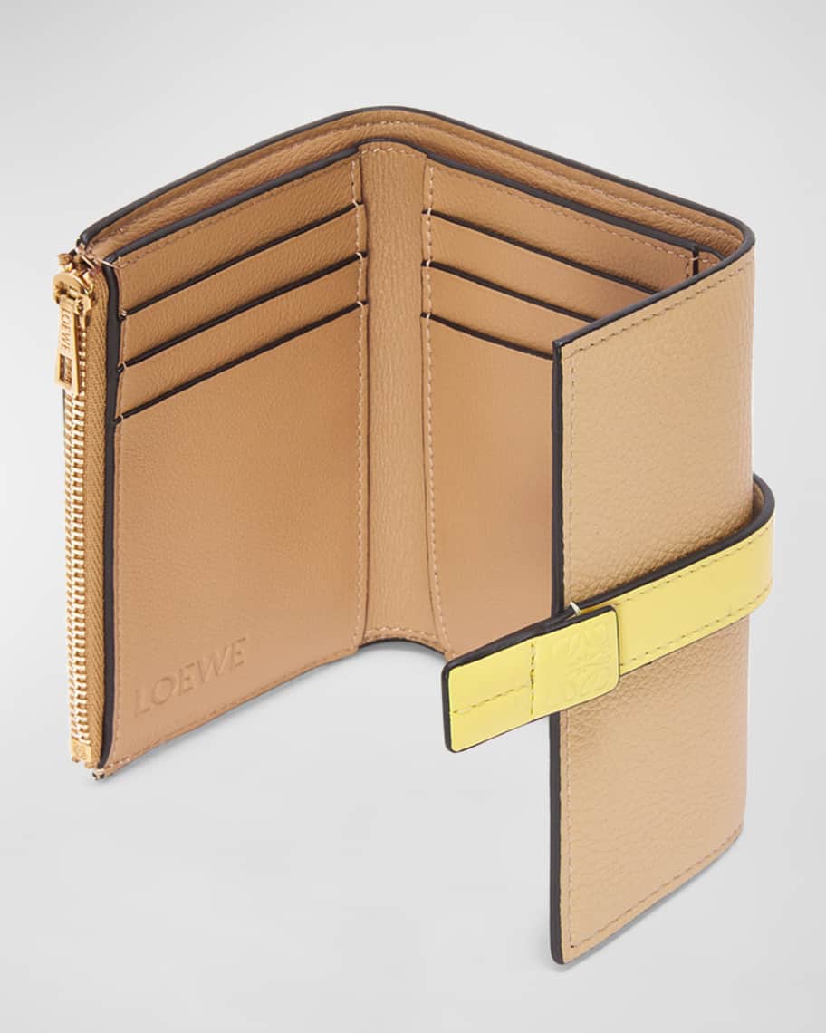 Image 3 of 6: Vertical Small Trifold Wallet in Grained Leather