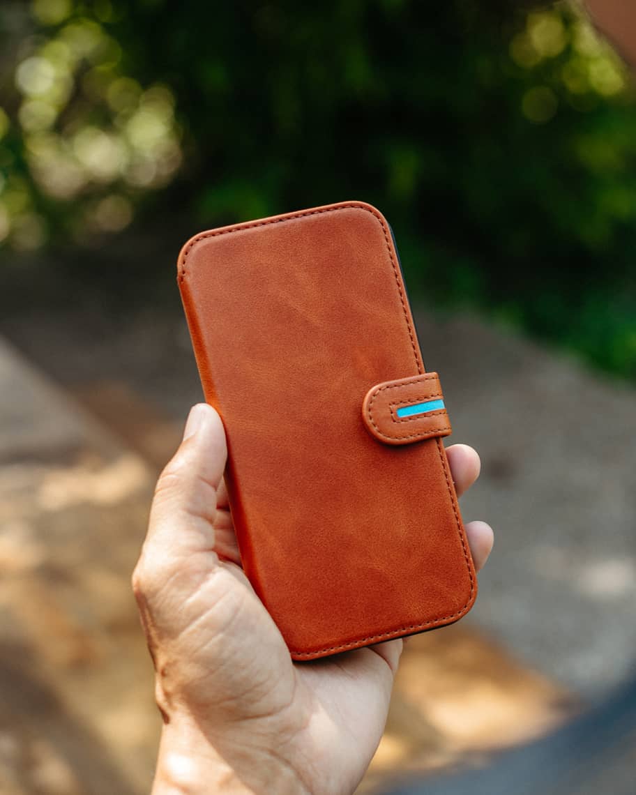 Image 2 of 5: iPhone 13 Pro Leather Folio Case