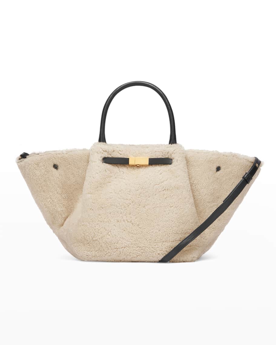 Chanel Gold CC Flap Embellished Shoulder Bag Golden Leather ref.964774 -  Joli Closet