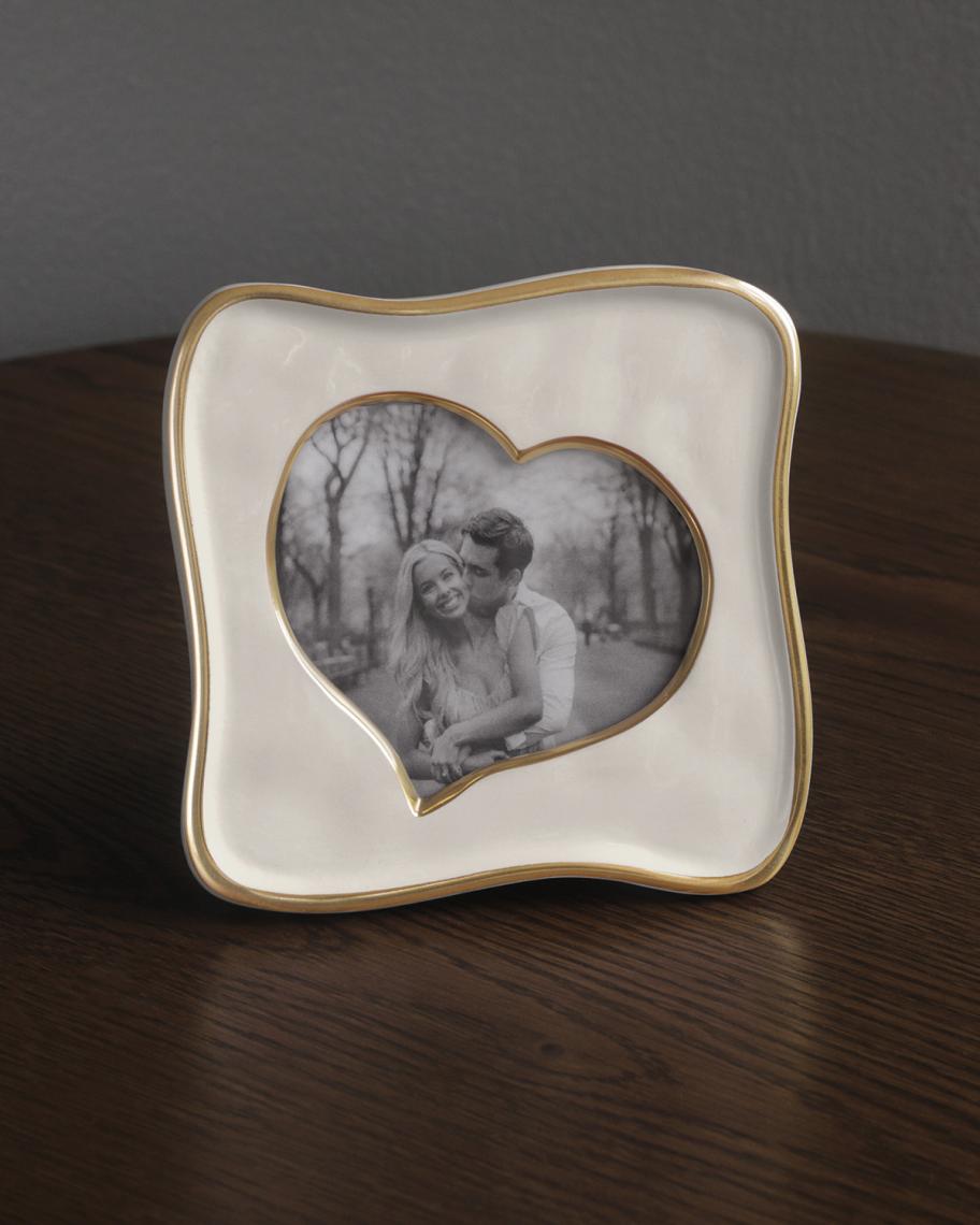 Beatriz Ball Encanto Curved Heart Picture Frame, 5