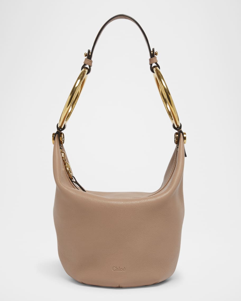 ショルダーバッグ・ポシェット CHLOE Woman Shoulder bag Sand CHC25SS811N84 24Q Chloe Bracelet Zip Shoulder Bag in Grained Buffalo Leather