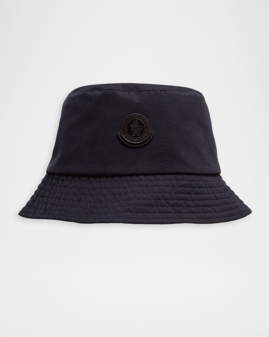 ★【MONCLER】Cappello bucket reversibile in canvas★ハット Moncler Men's Edit Reversible Bucket Hat | Neiman Marcus