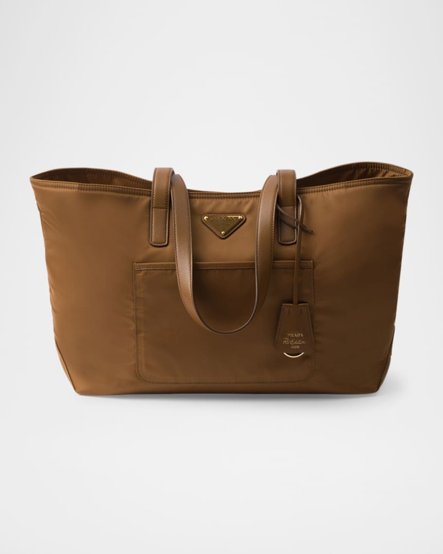 PRADA RE-NYLON ノベルティグッズ　プラダワッペン　袋&冊子付き PRADA RE-NYLON プラダ ワッペン リナイロン ノベルティ 3点セット
