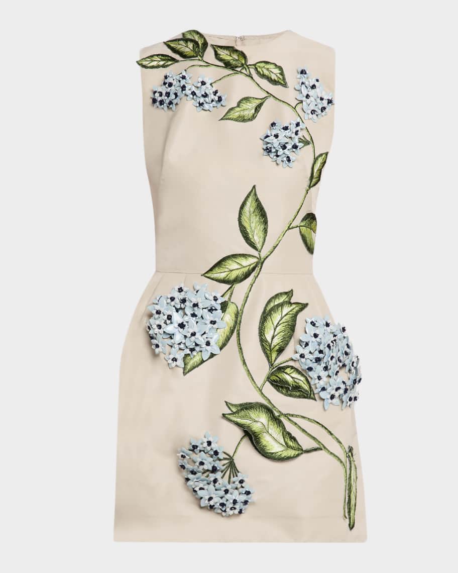 oscar de la renta embroidered flower bell skirt dress Oscar de la Renta Fall 2021: Embroidered Dress Goes Viral