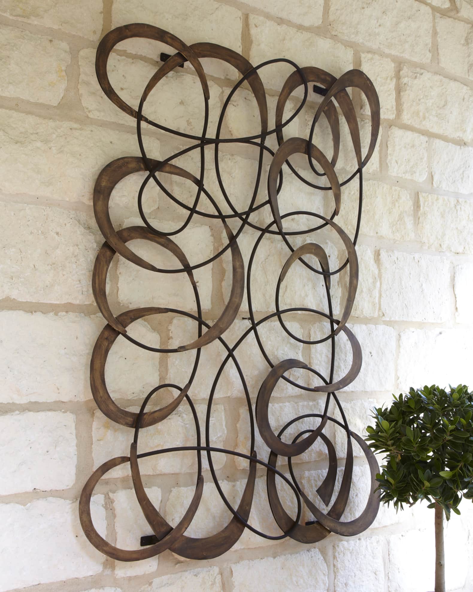 Mingling Circles Wall Decor 0