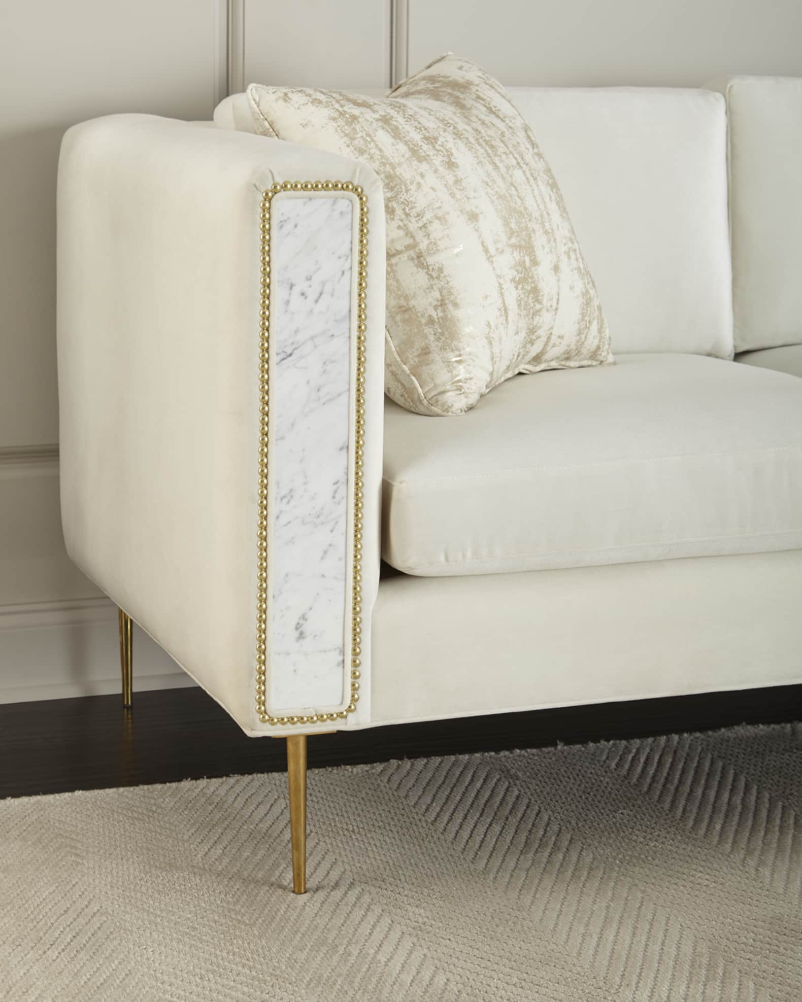 Kynslie Sofa 1