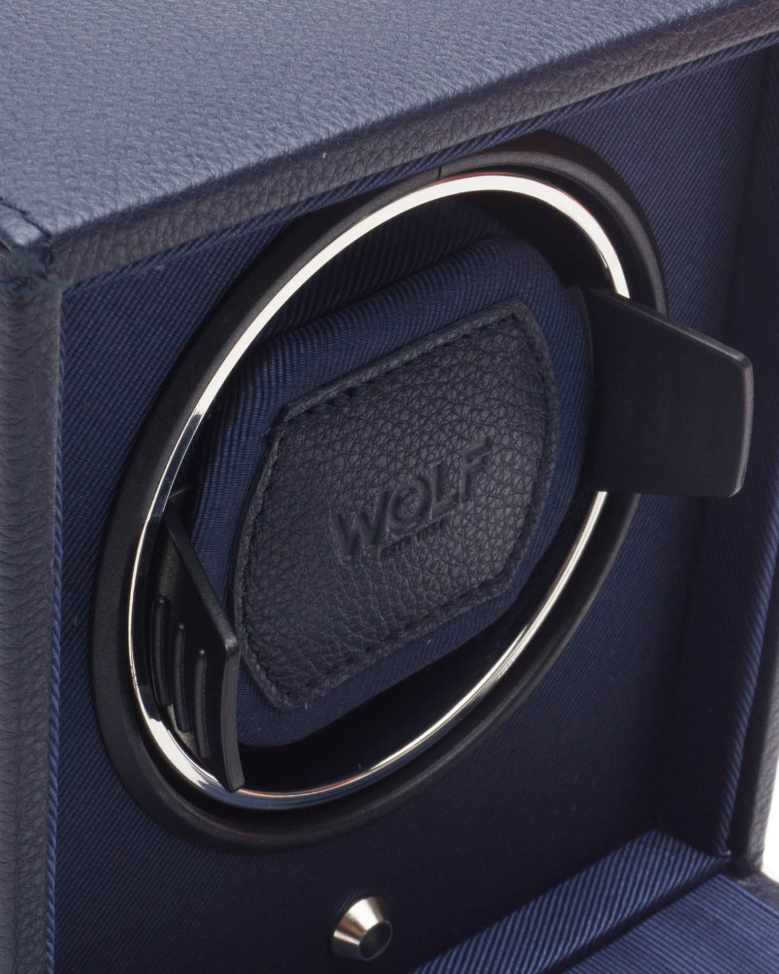 Cub Watch Winder with Cover 1