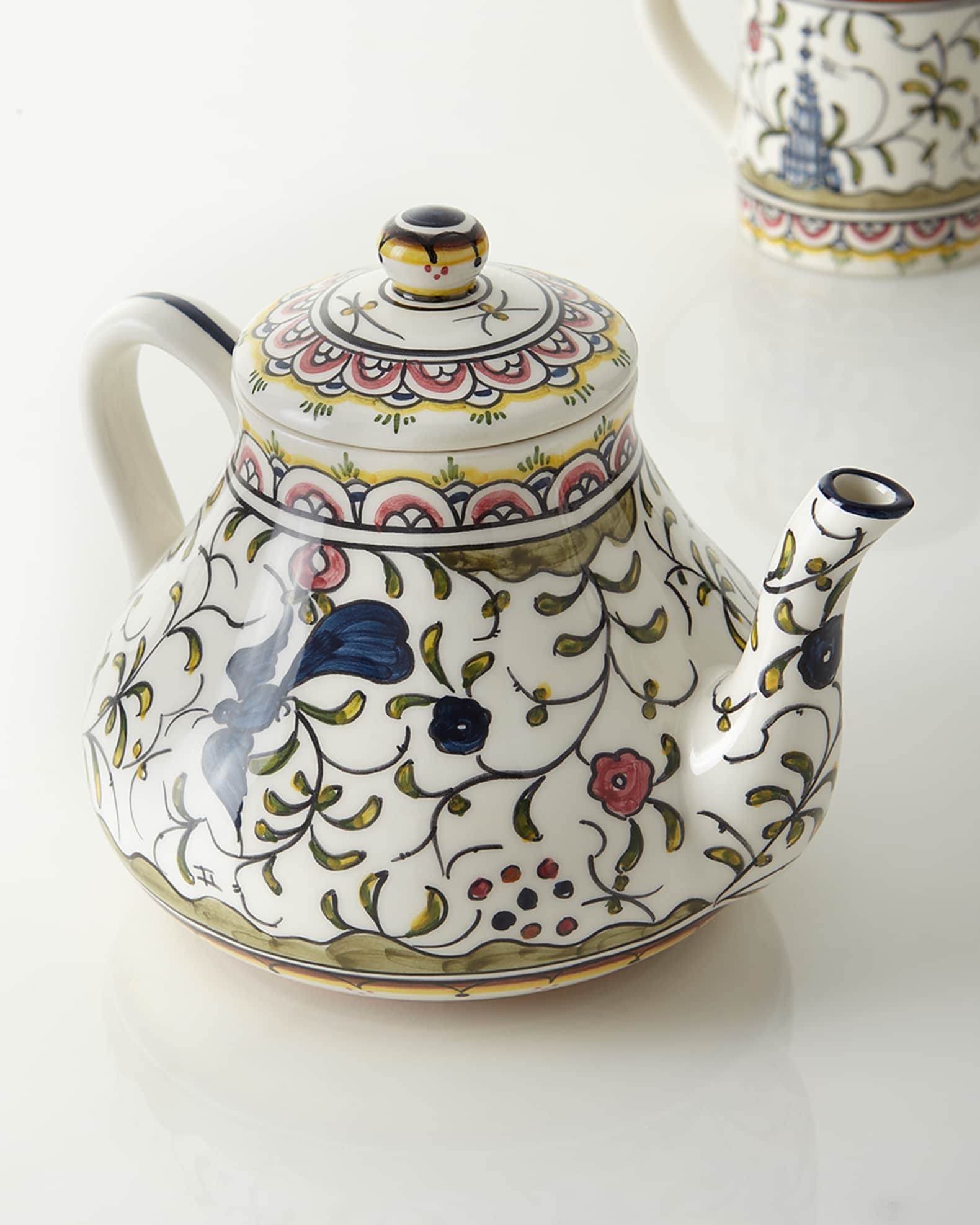 Pavoes Teapot 0