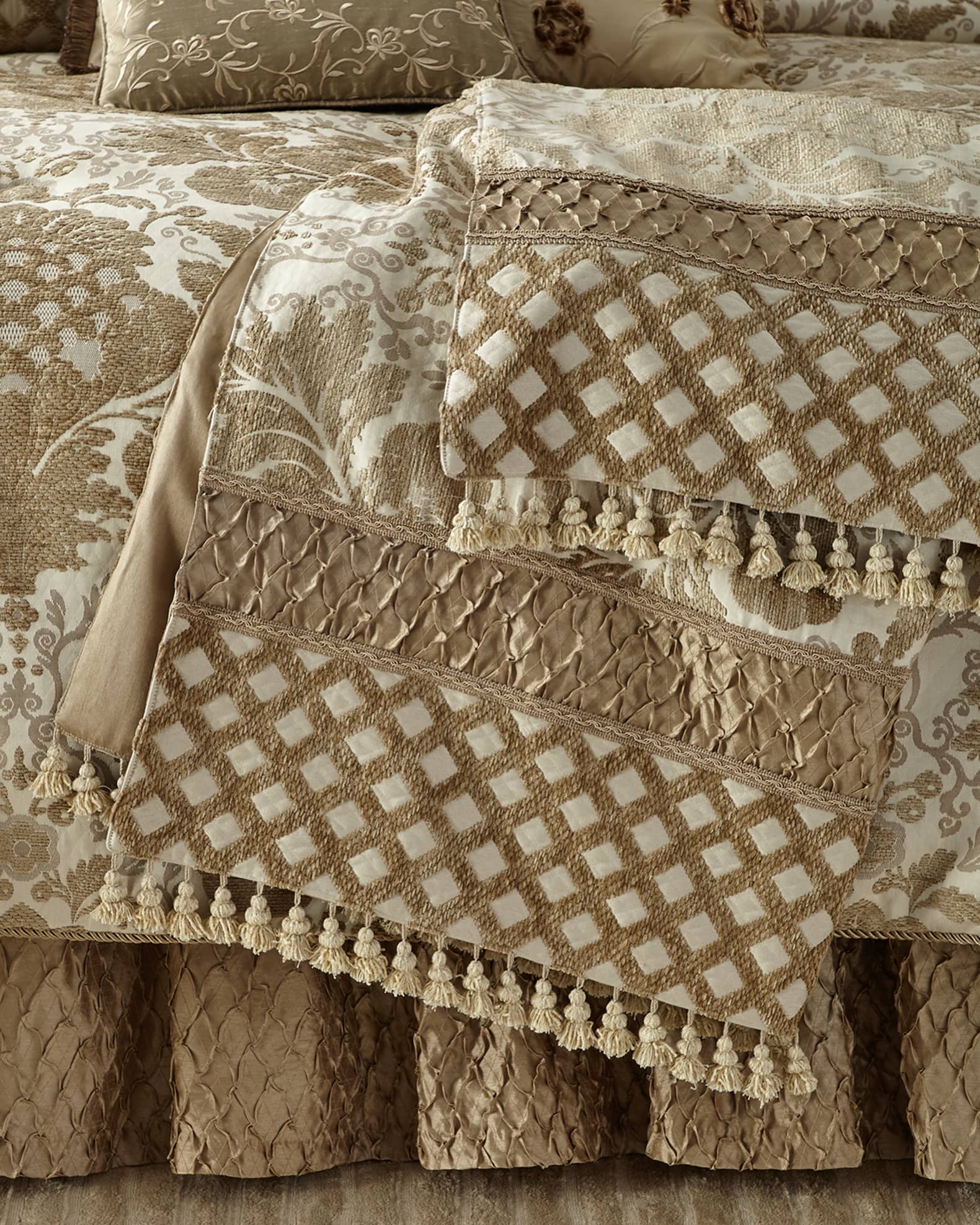 Everleigh Throw 0