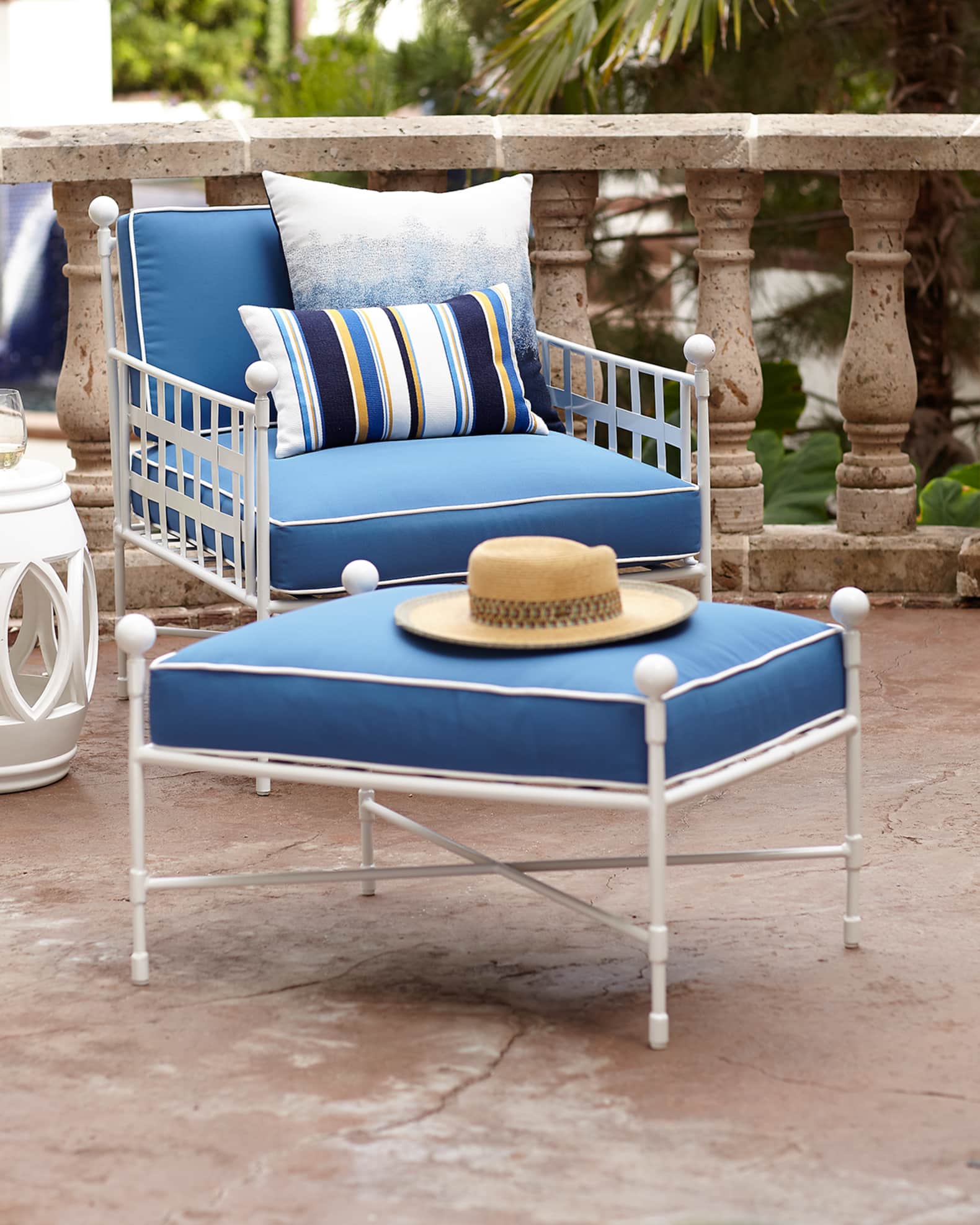 Avery Ottoman, White/Blue 0