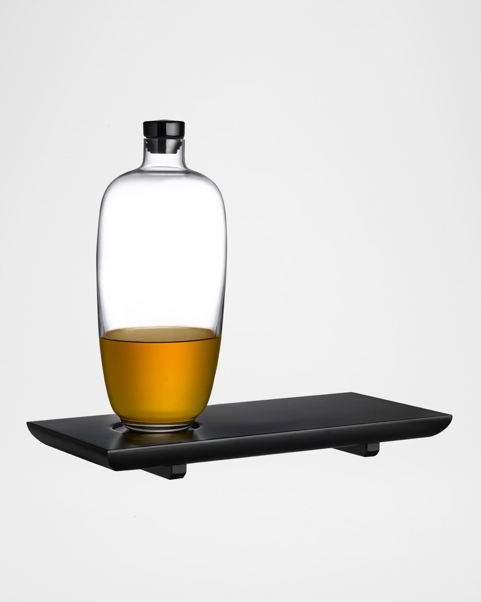 Malt Tall Whiskey Bottle with Wooden Tray 1