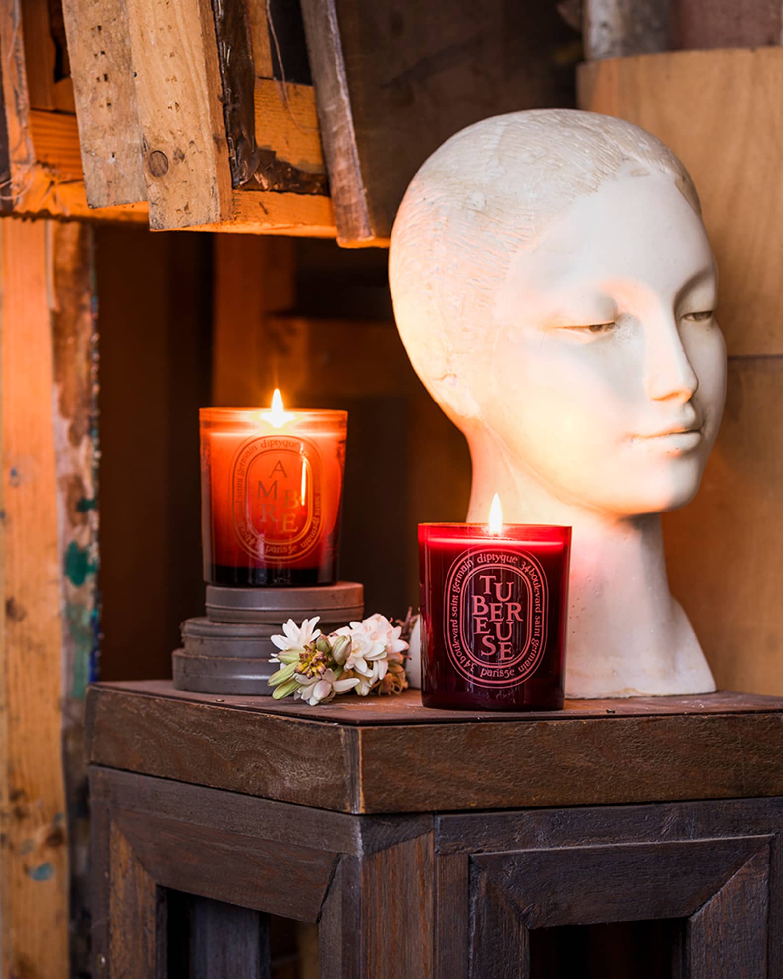 DIPTYQUE Ambre (Amber) Scented Candle, 10.2 oz. | Neiman Marcus