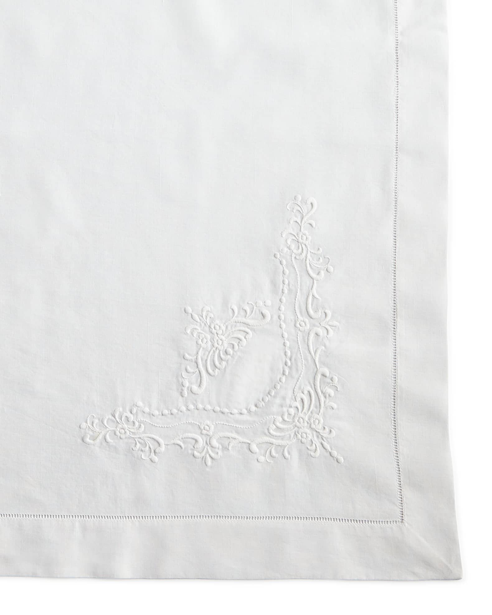 Boutross Imports Italian Crest Tablecloth, 68
