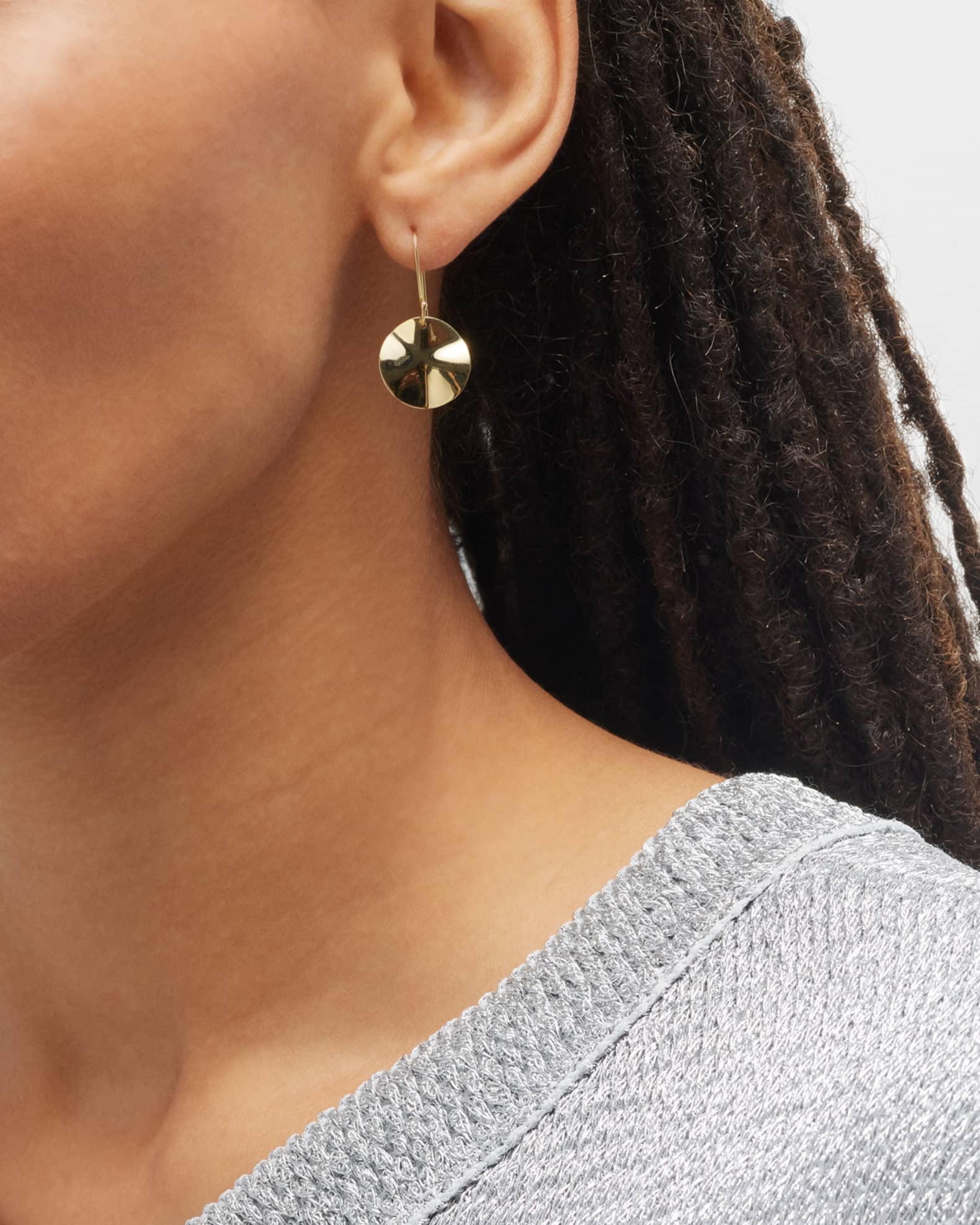Mini Wavy Disc Earrings in 18K Gold 1