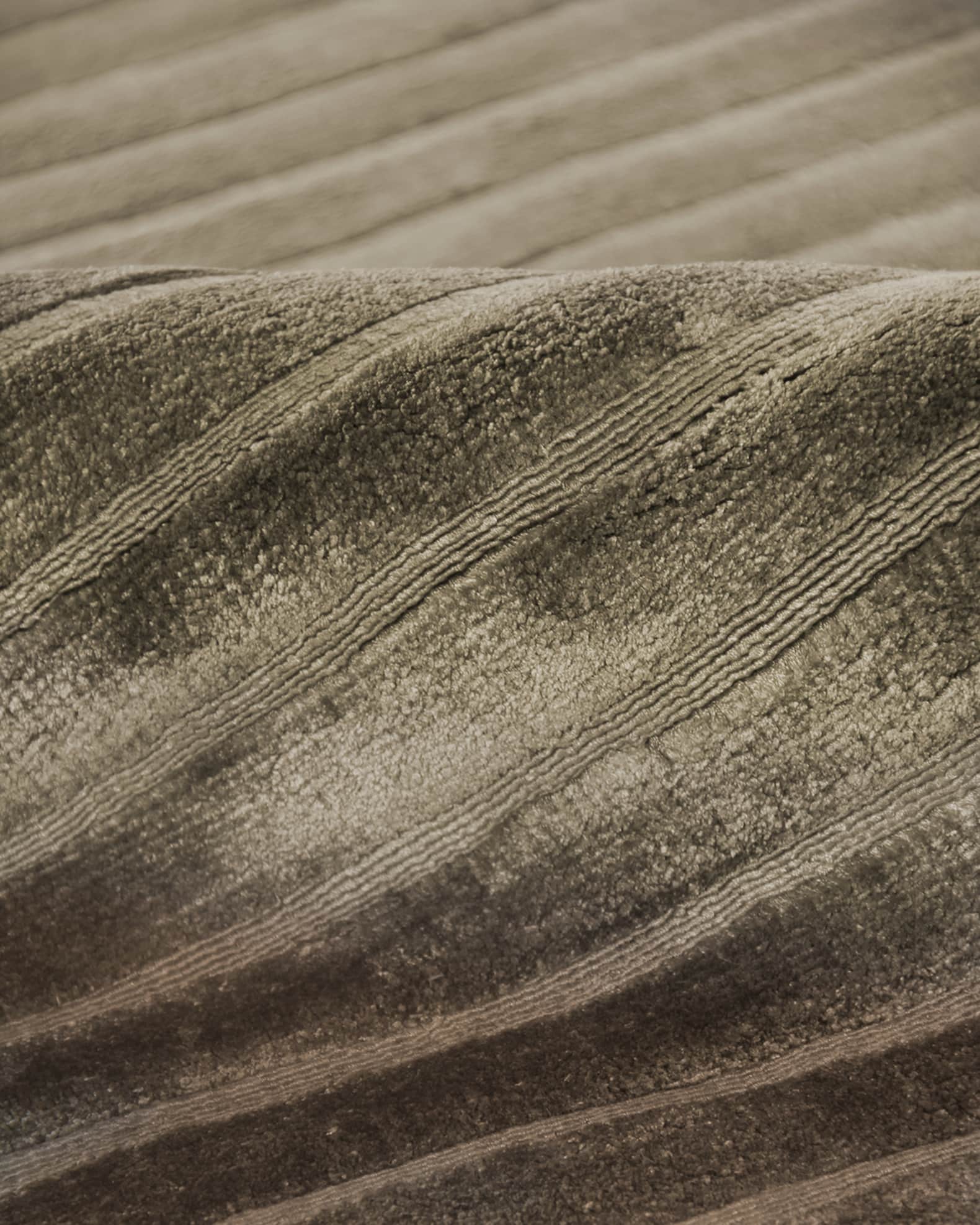 Glistening Ridge Rug 1