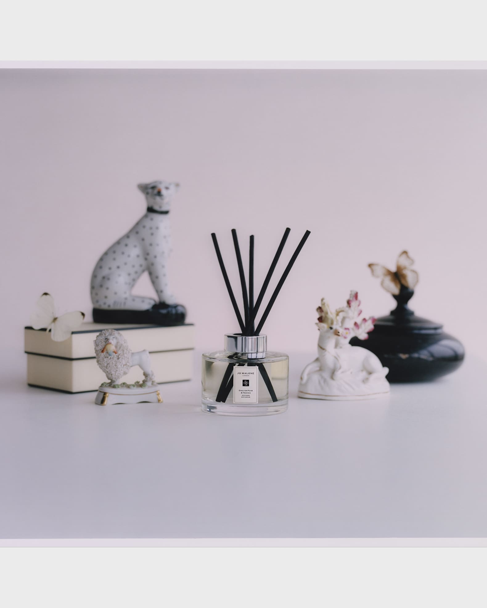 English Pear & Freesia Diffuser, 5.5 oz.
