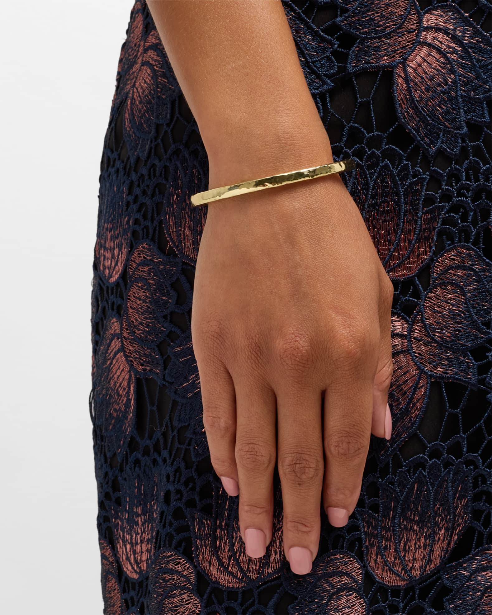 Medium Hammered Bangle in 18K Gold 1
