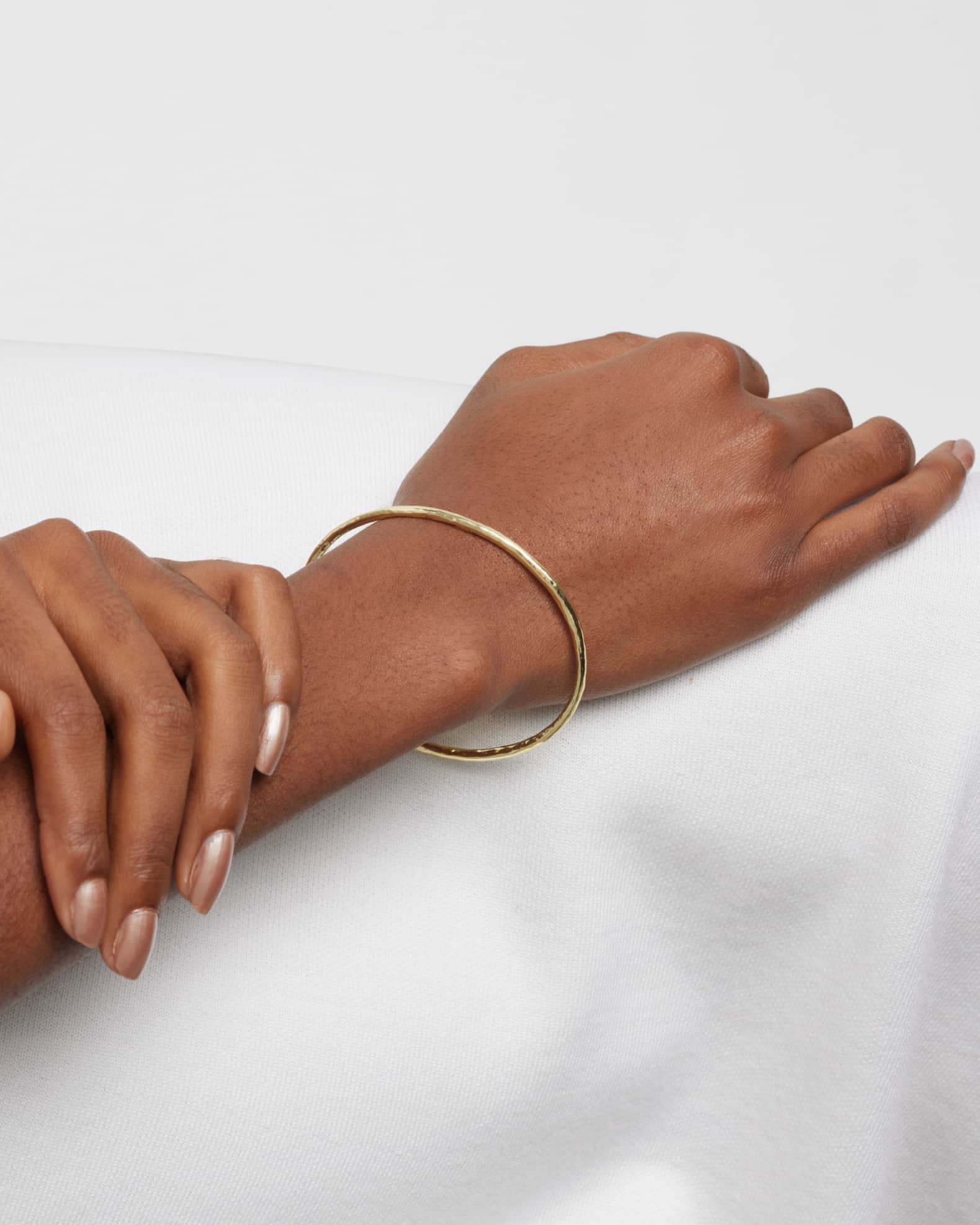 Small Hammered Bangle in 18K Gold 1