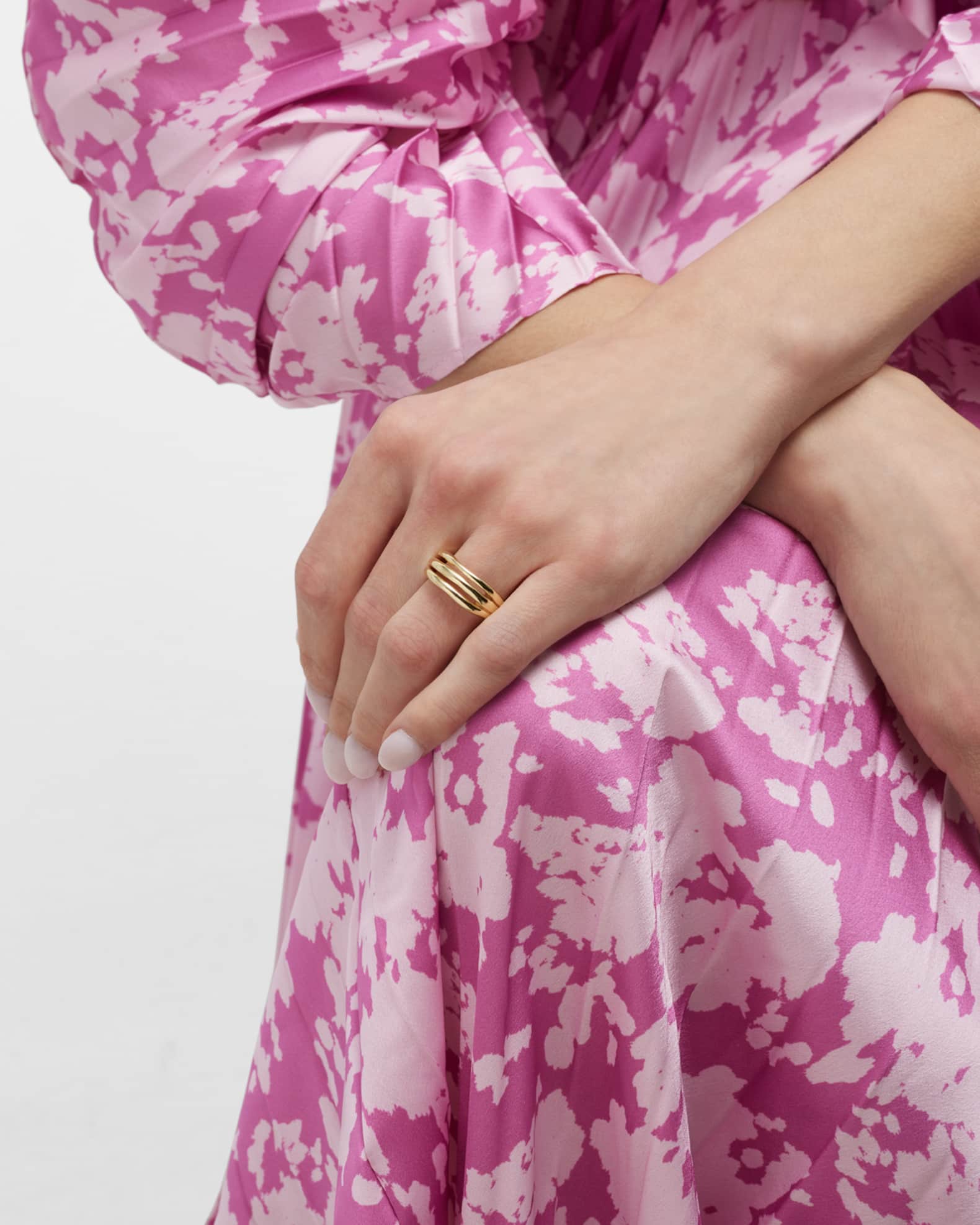Smooth Squiggle Triple Band Ring in 18K Gold 1
