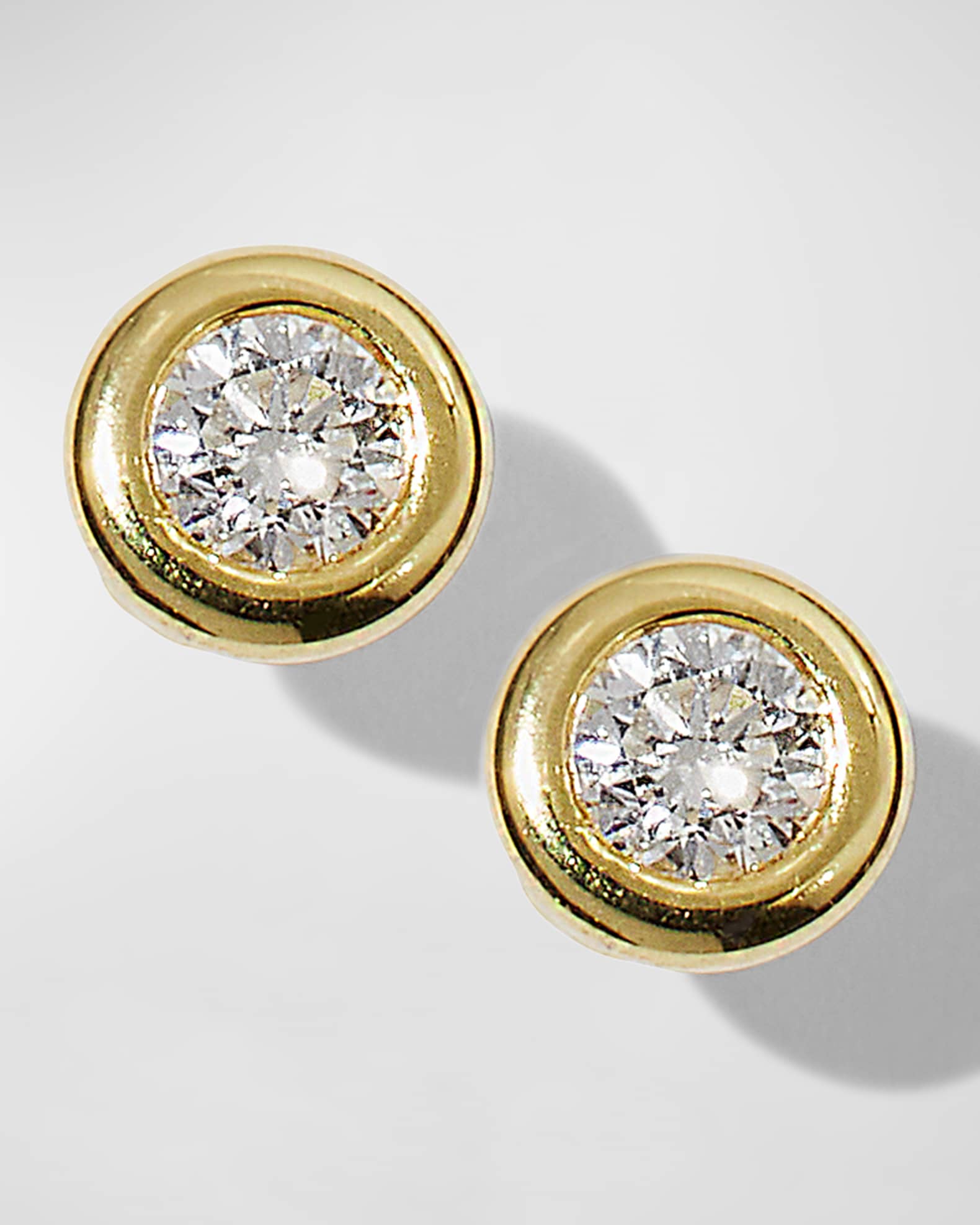 18k Gold Diamond Stud Earrings 0