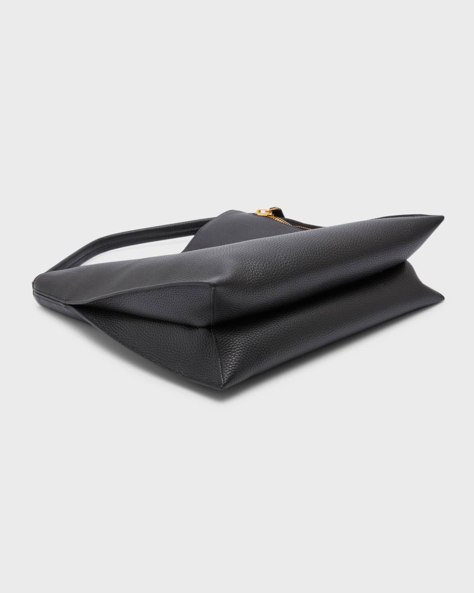 Alix Hobo Large in Grained Leather 1