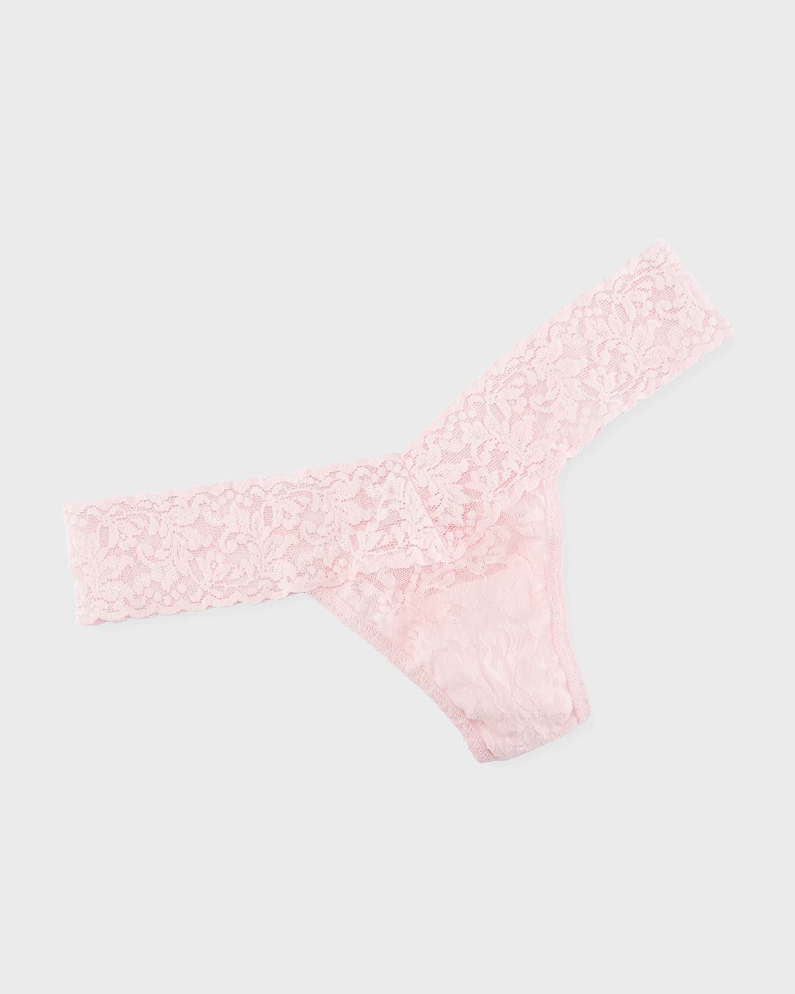Signature Lace Low-Rise Thong 0