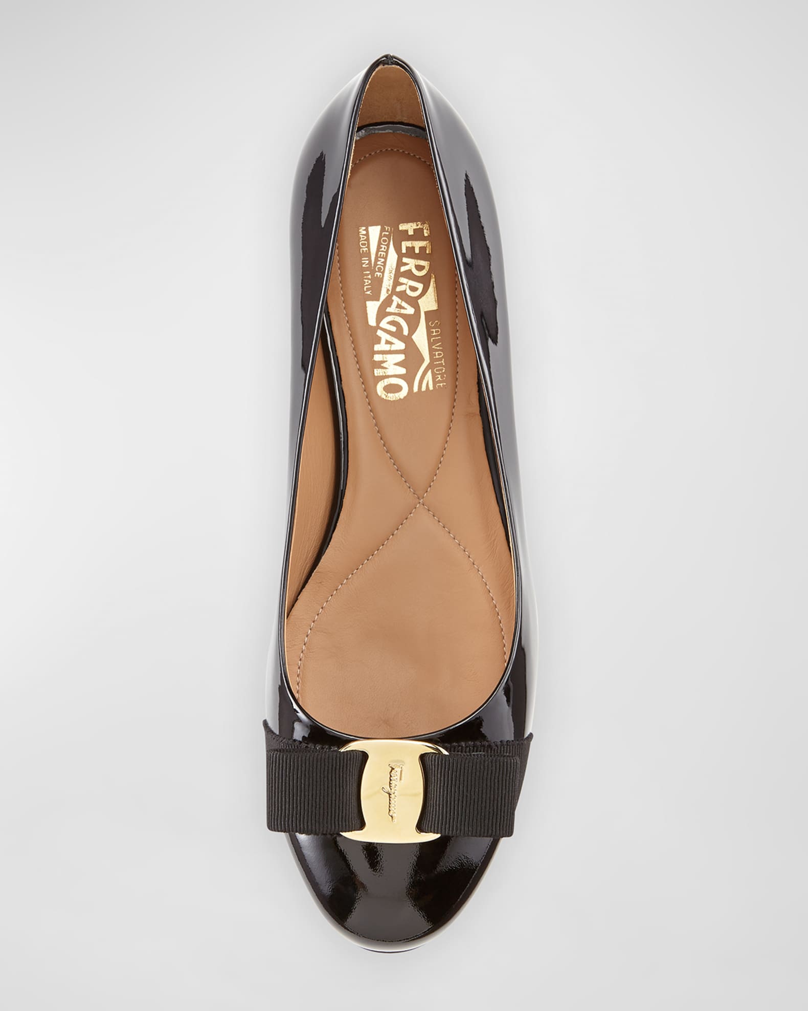 Salvatore Ferragamo VARINA ヴァリナ　エナメル　6D Ferragamo Varina Patent Leather Bow Ballerina Flats | Neiman