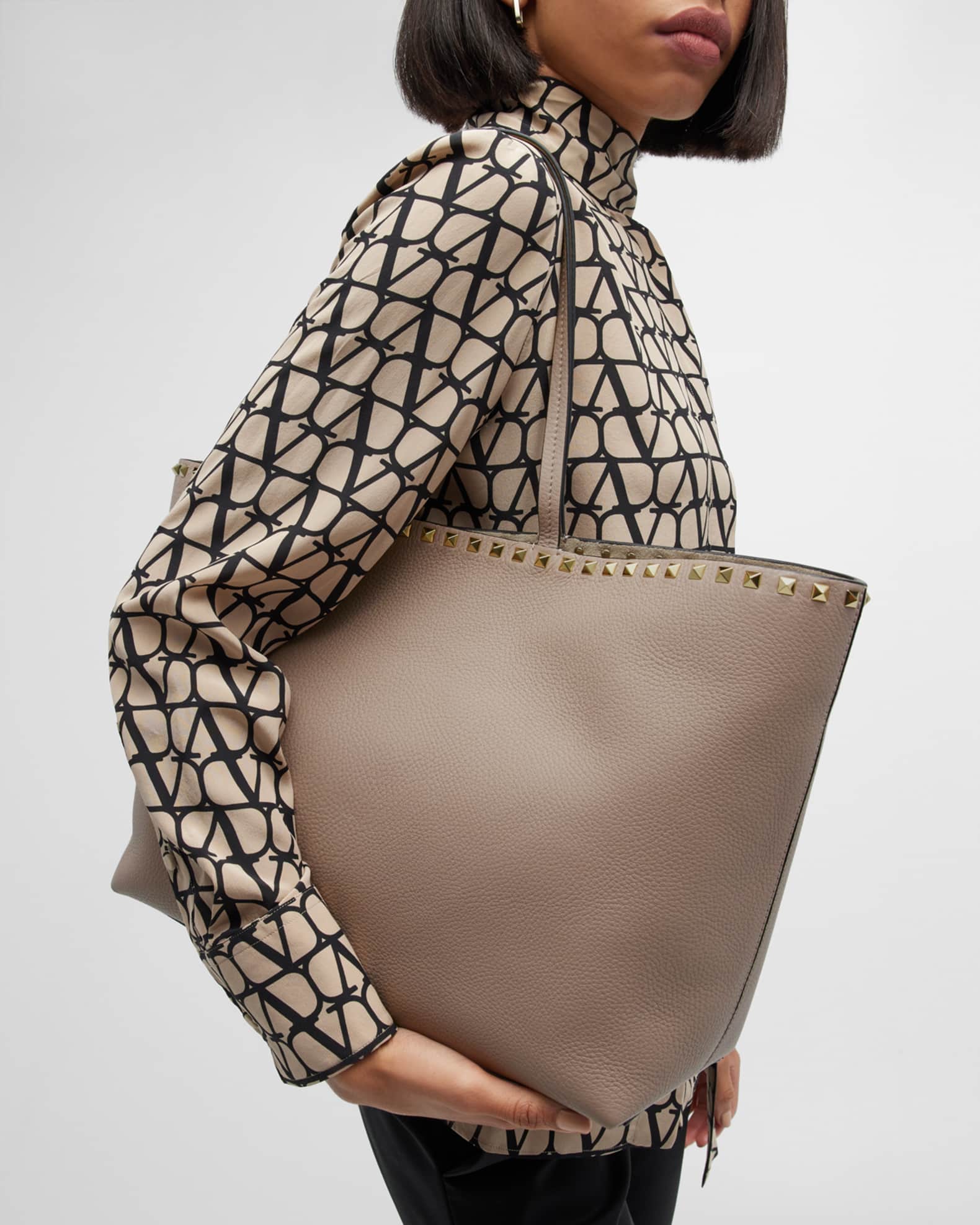 Valentino garavani rockstud vitello tote bag top