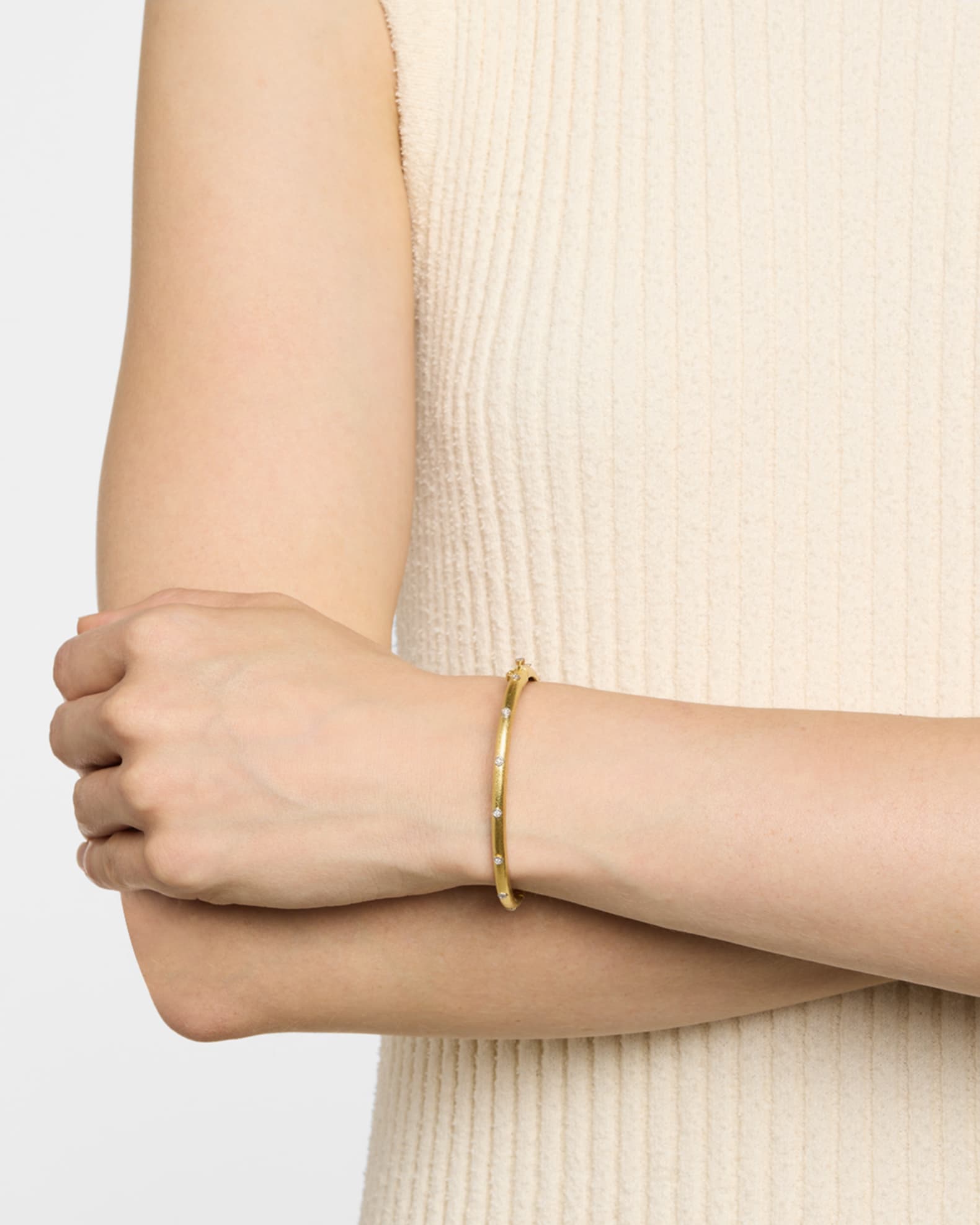 Modern Etruscan 18K Gold Bracelet with Diamonds 1