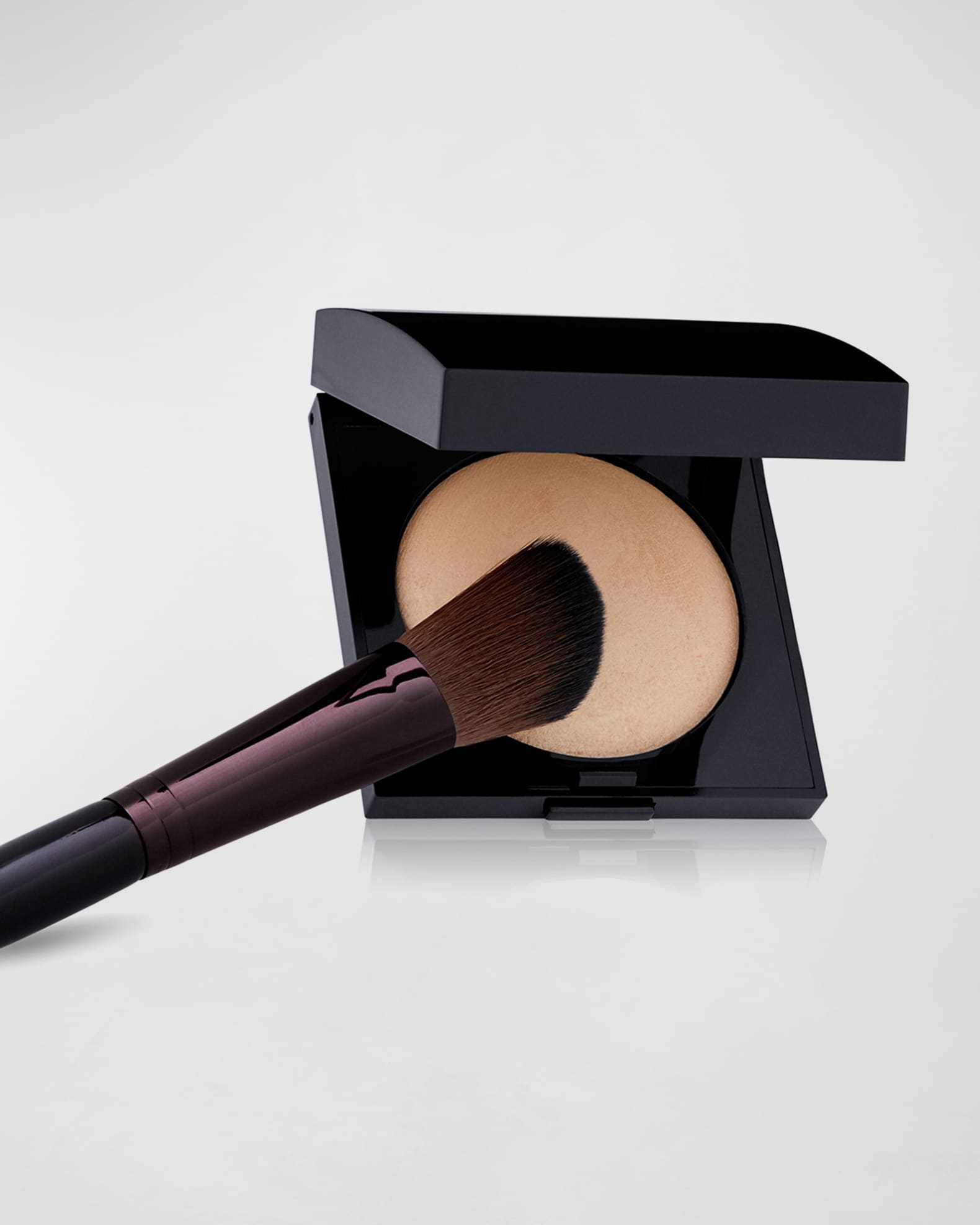 Angled Cheek Contour Brush 1