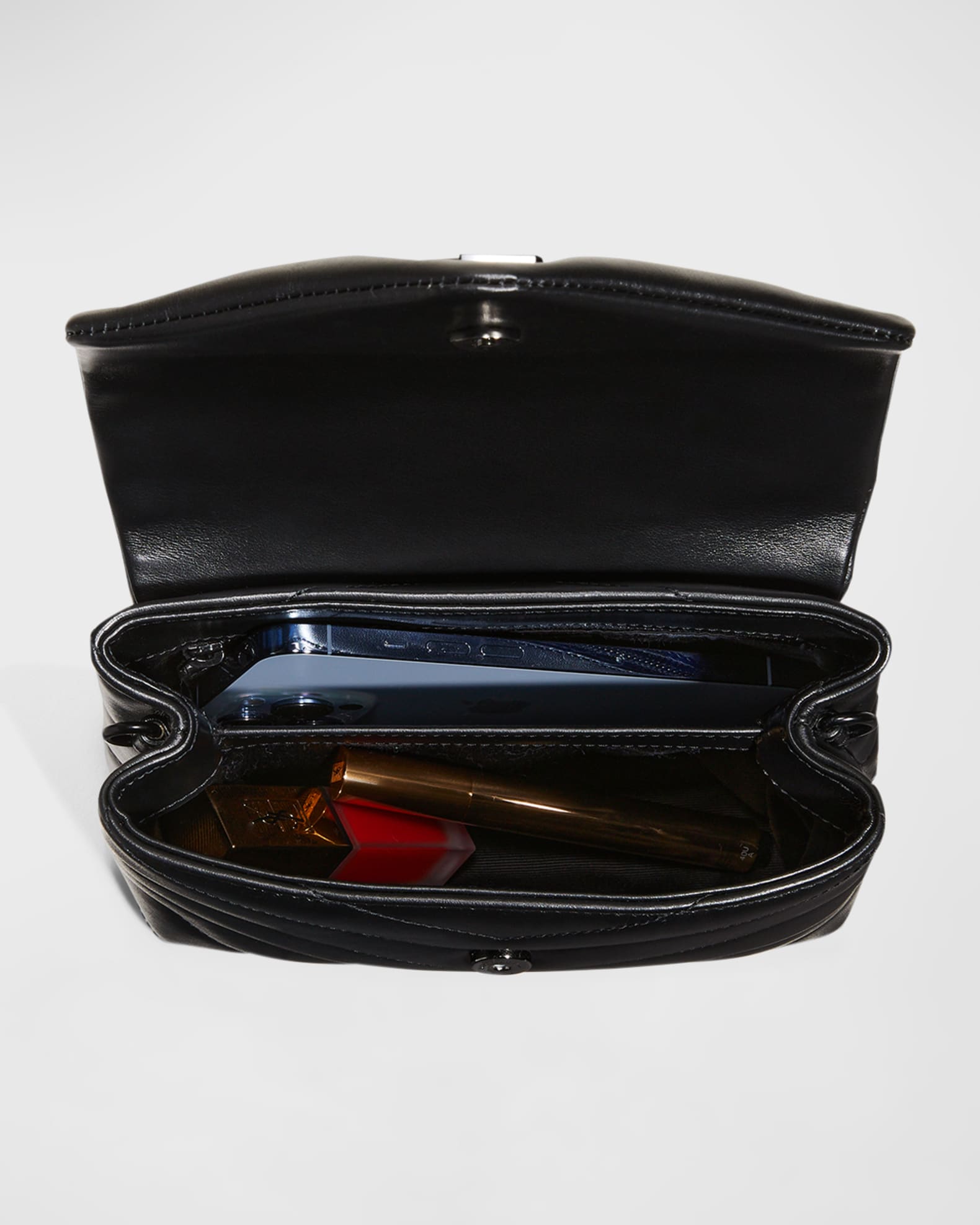 Saint Laurent Toy Loulou Quilted Shoulder Bag in Beige Leather ref.993872 -  Joli Closet