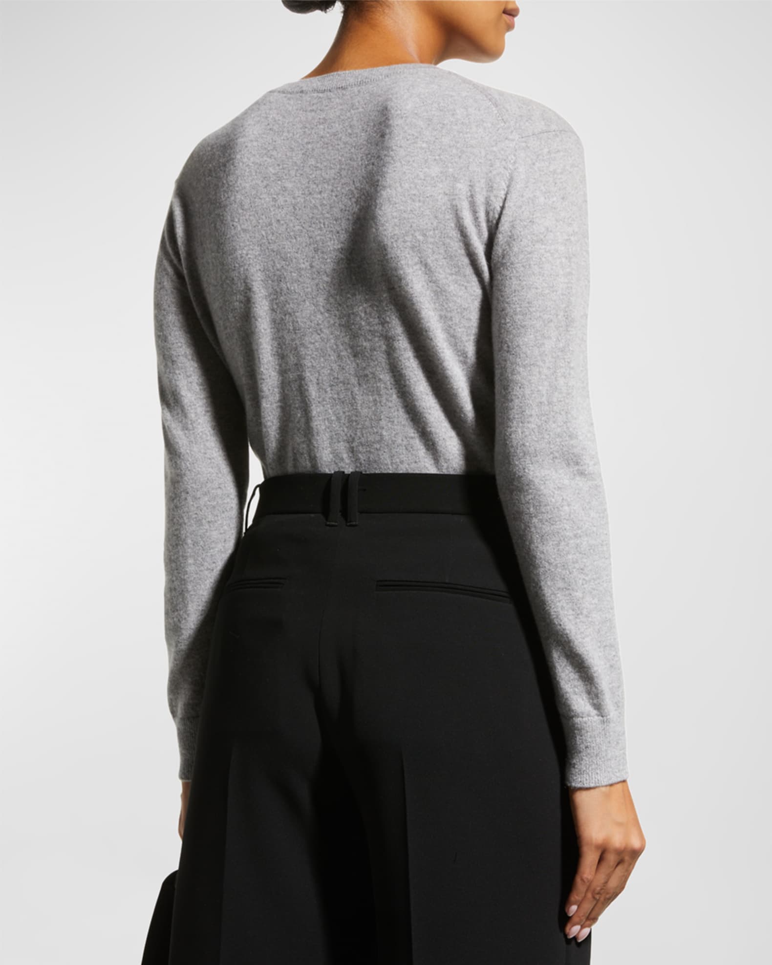 Vince Weekend V-Neck Cashmere Sweater in 355Dkp-Dk Pine , Size Small Green