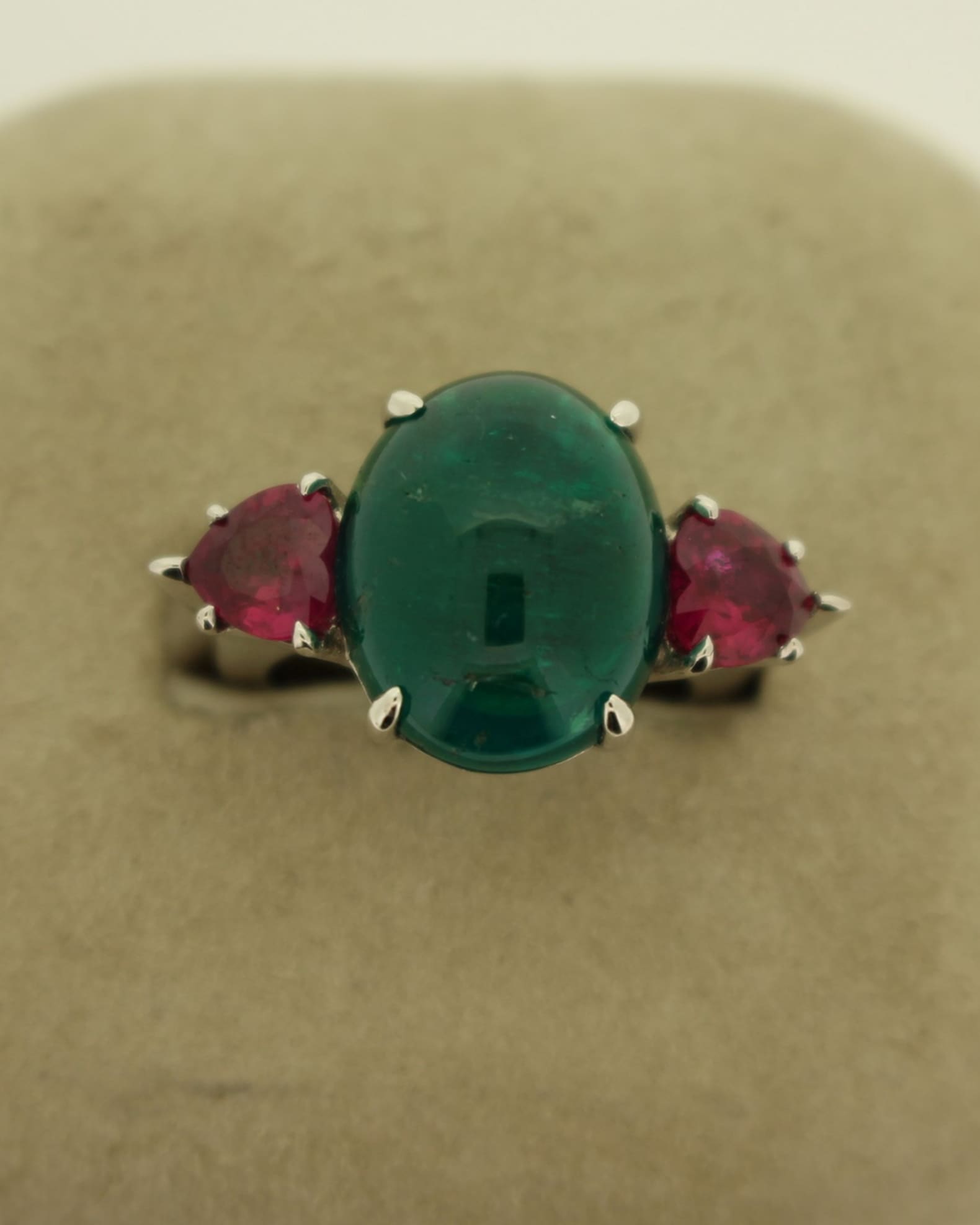 Platinum Cabochon Colombian Emerald and Ruby Heart Ring, Size 6.5 1