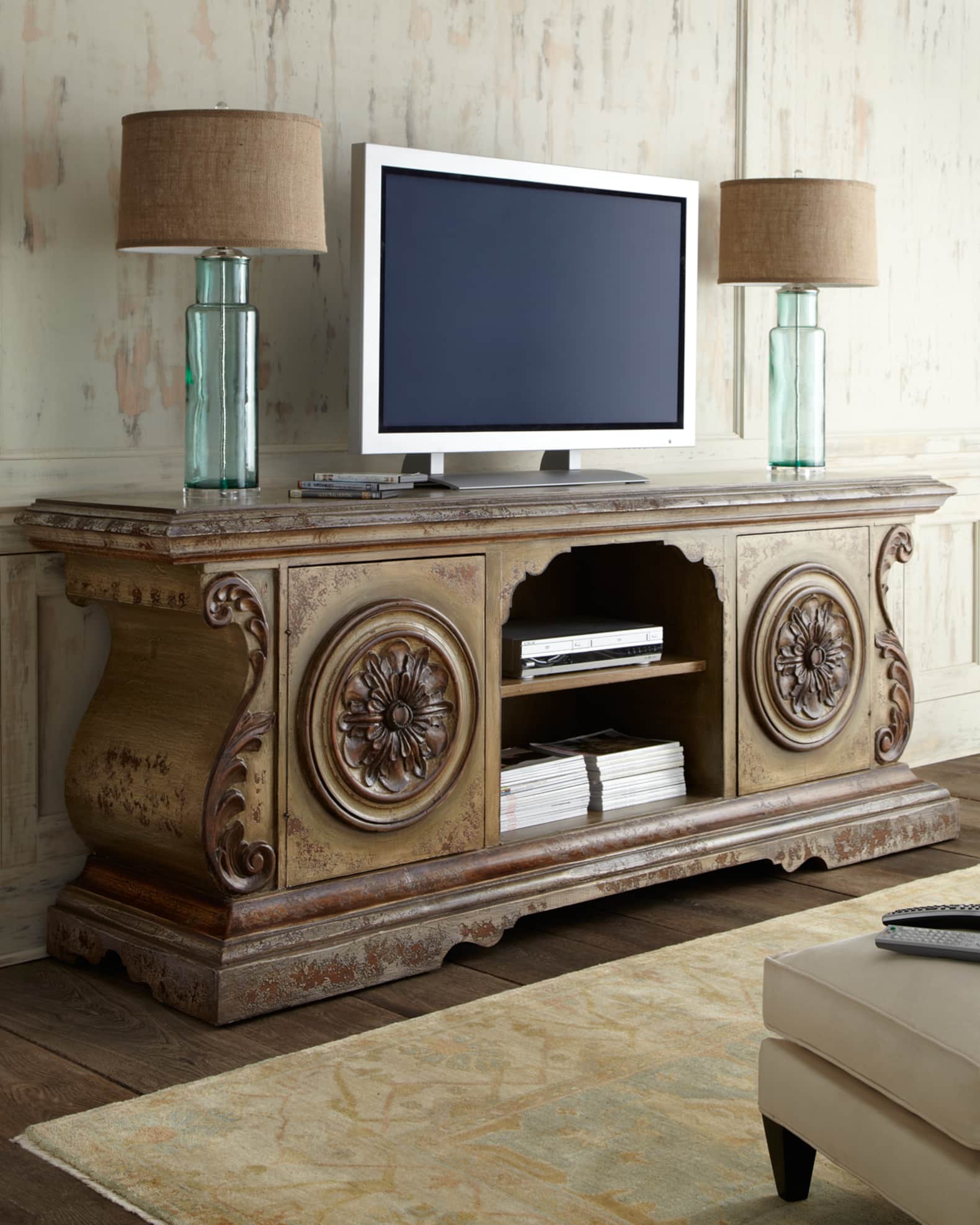Lana Entertainment Console 1