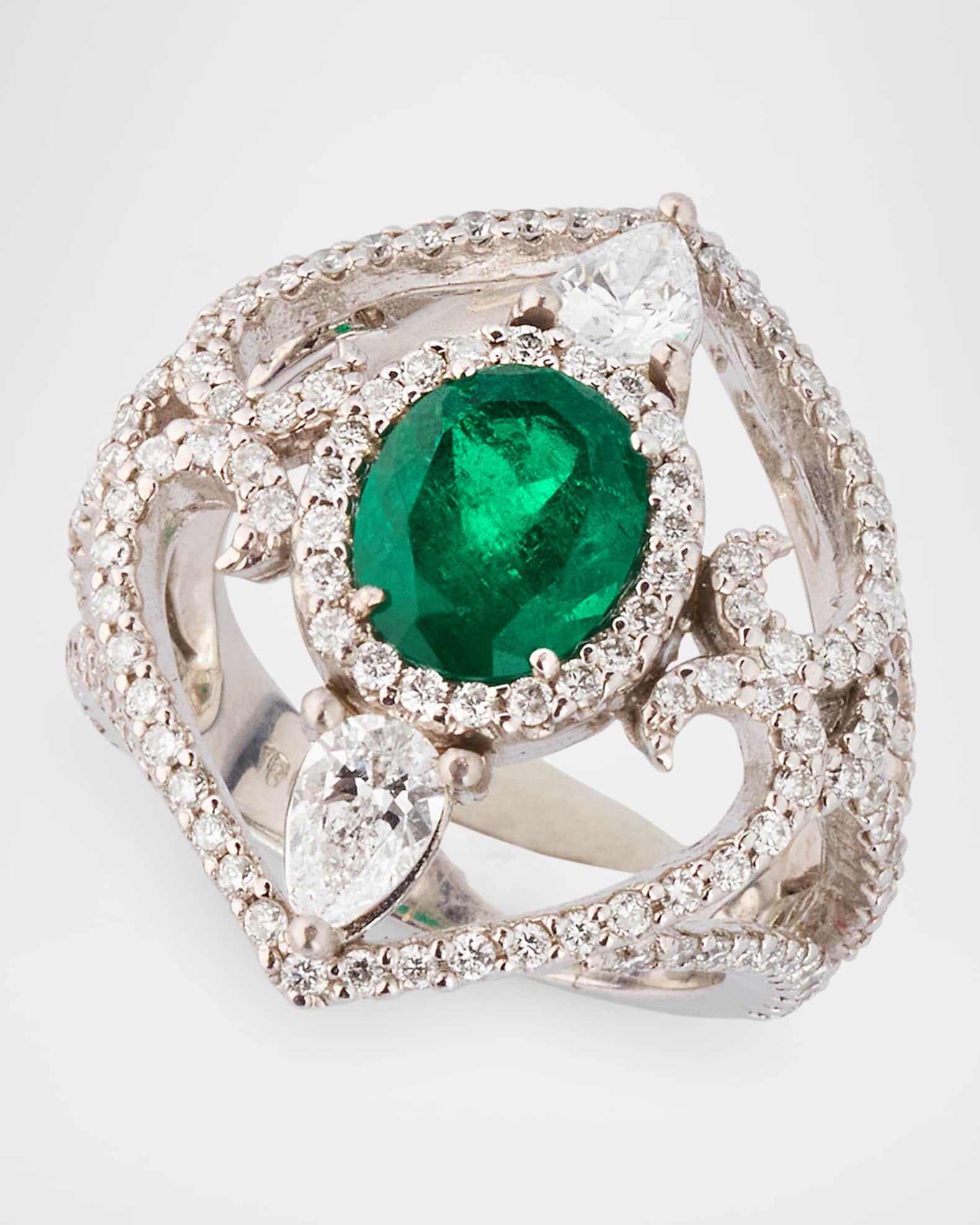 18K White Gold Oval Emerald and Diamond Statement Ring, Size 5.75 1
