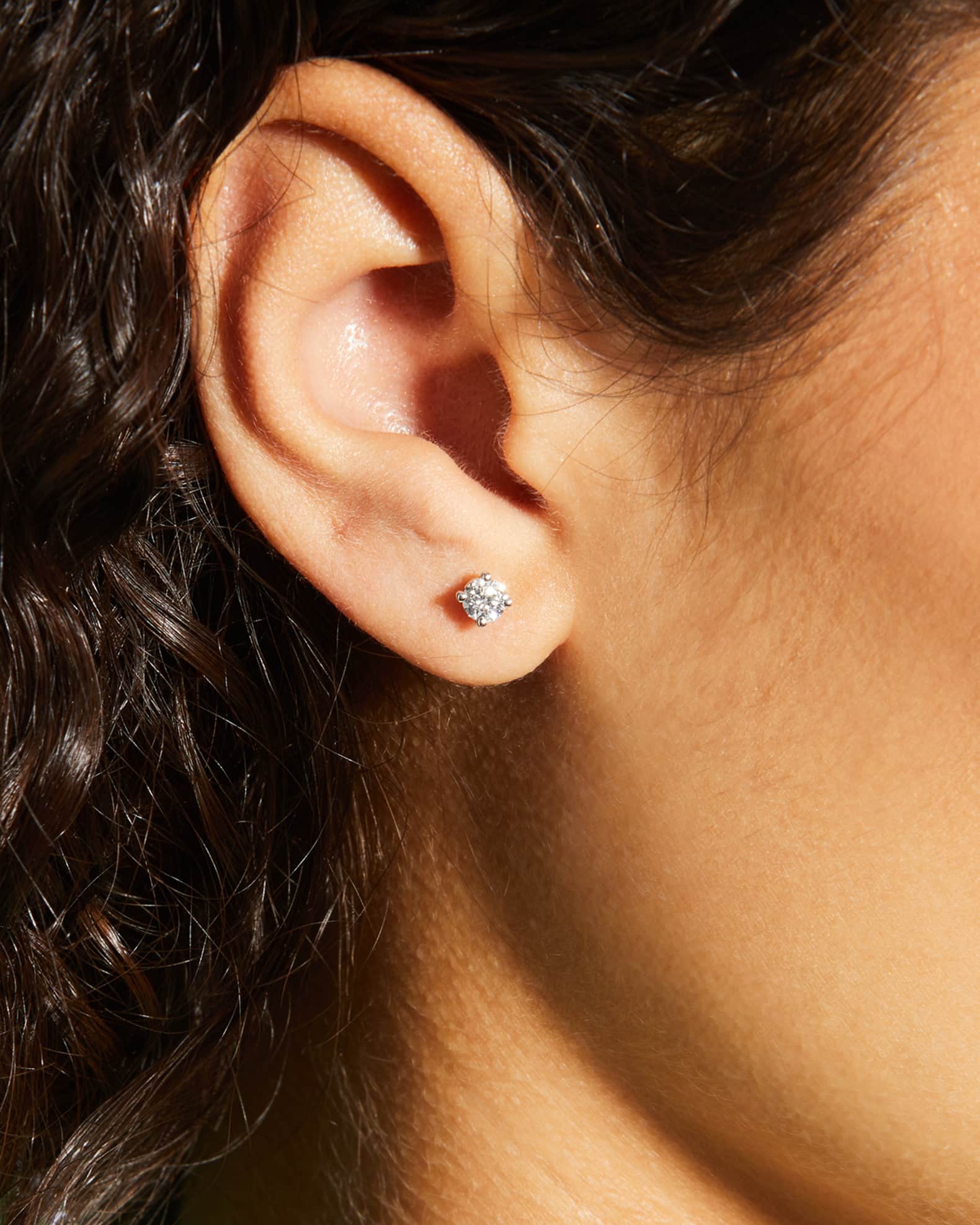 18k White Gold Diamond Stud Earrings 1