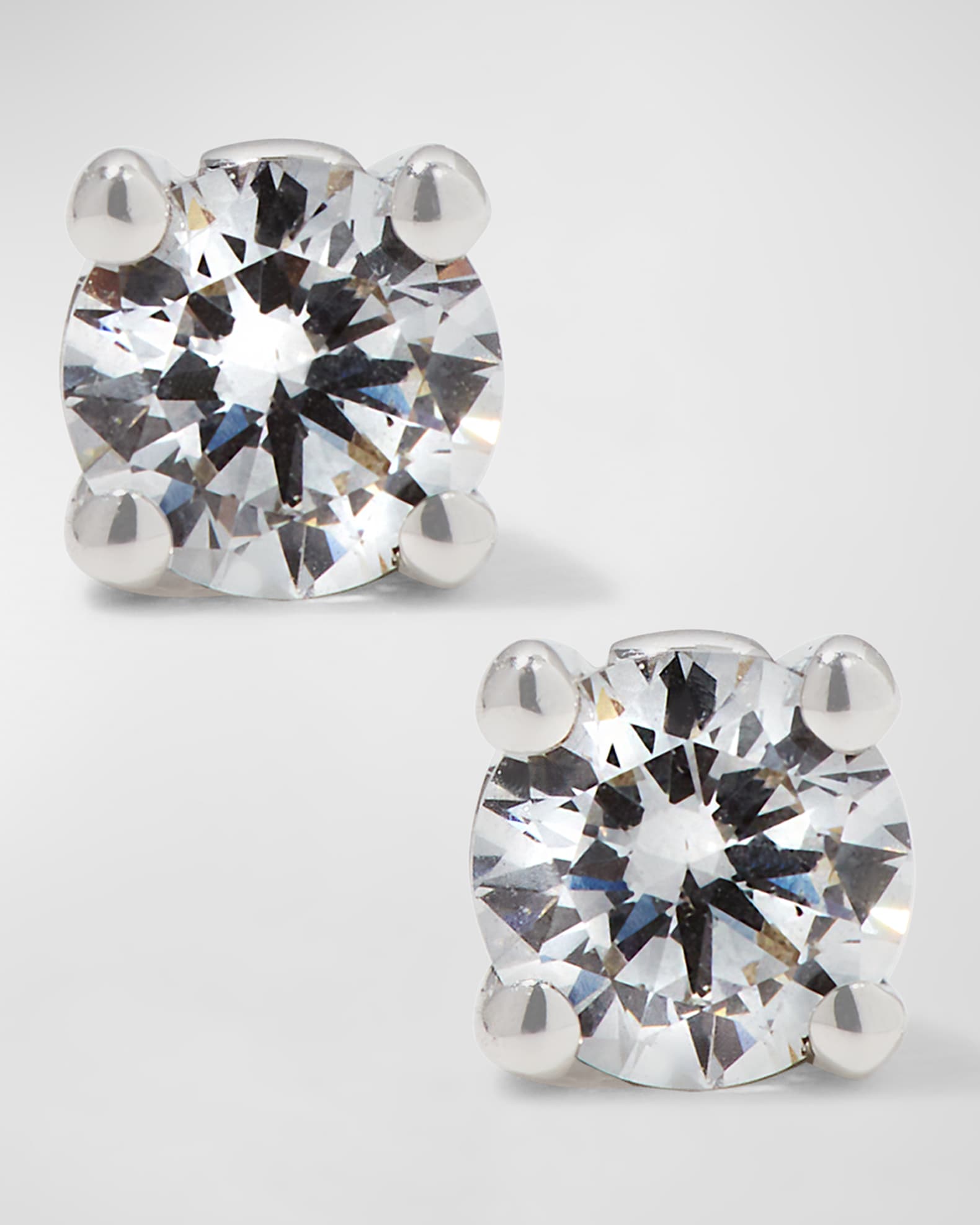 18k White Gold Diamond Stud Earrings 0