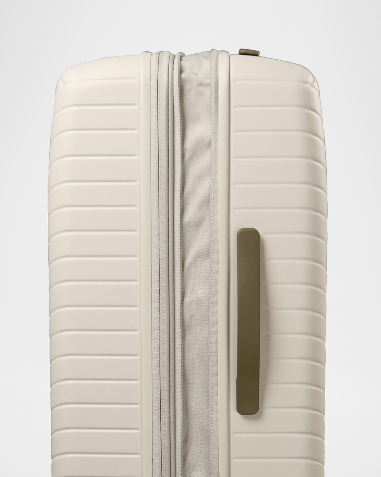 OOO Traveling Expandable 22 Carry On Spinner Luggage Neiman Marcus